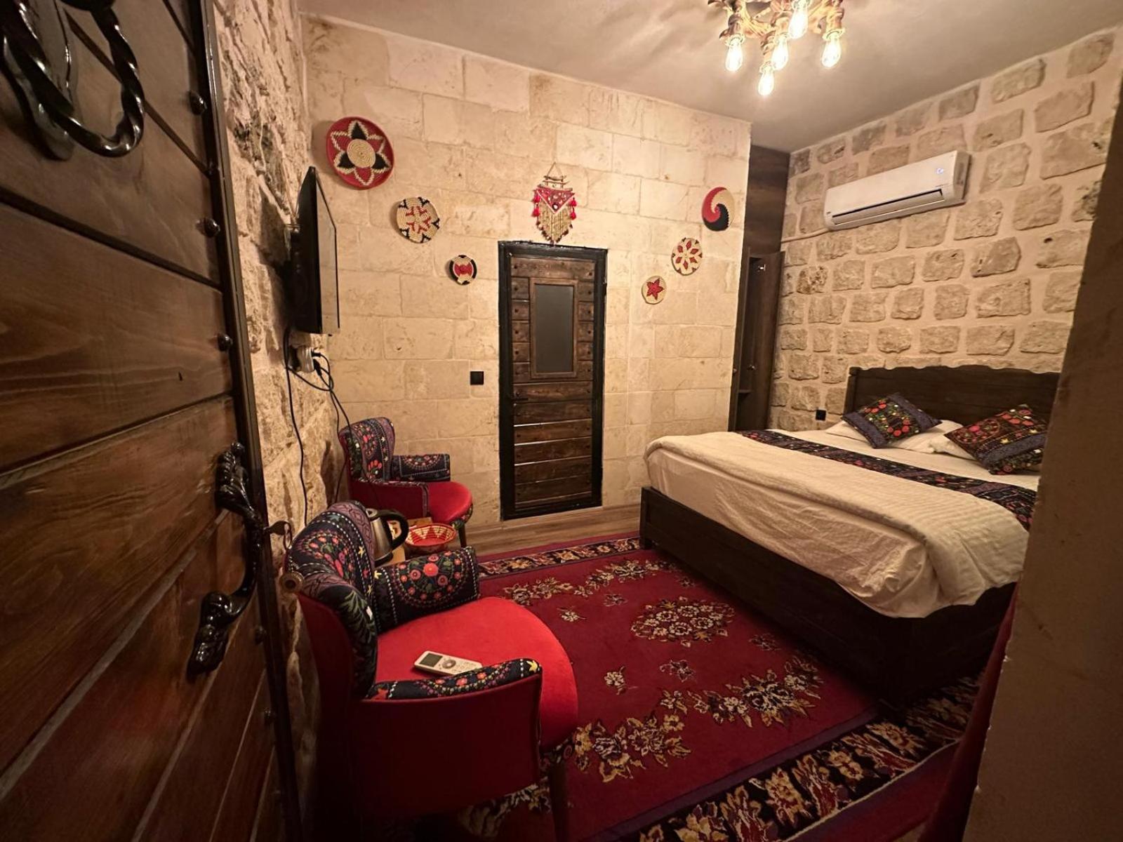 Large Double Room photo 3