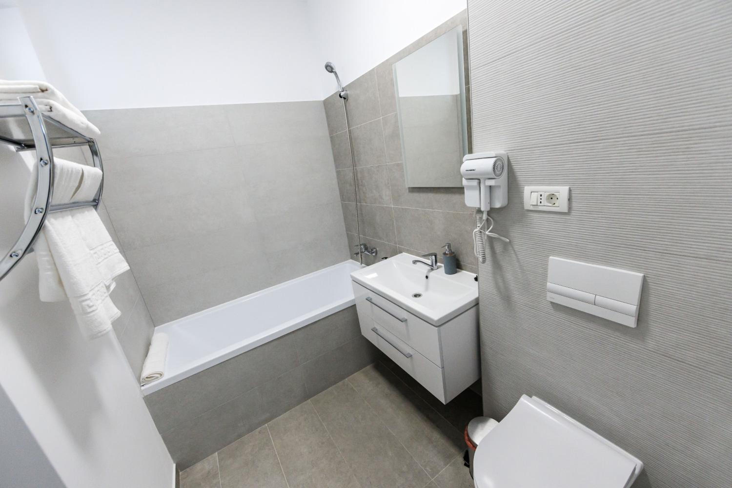 Two-Bedroom Studio Apartment photo 2