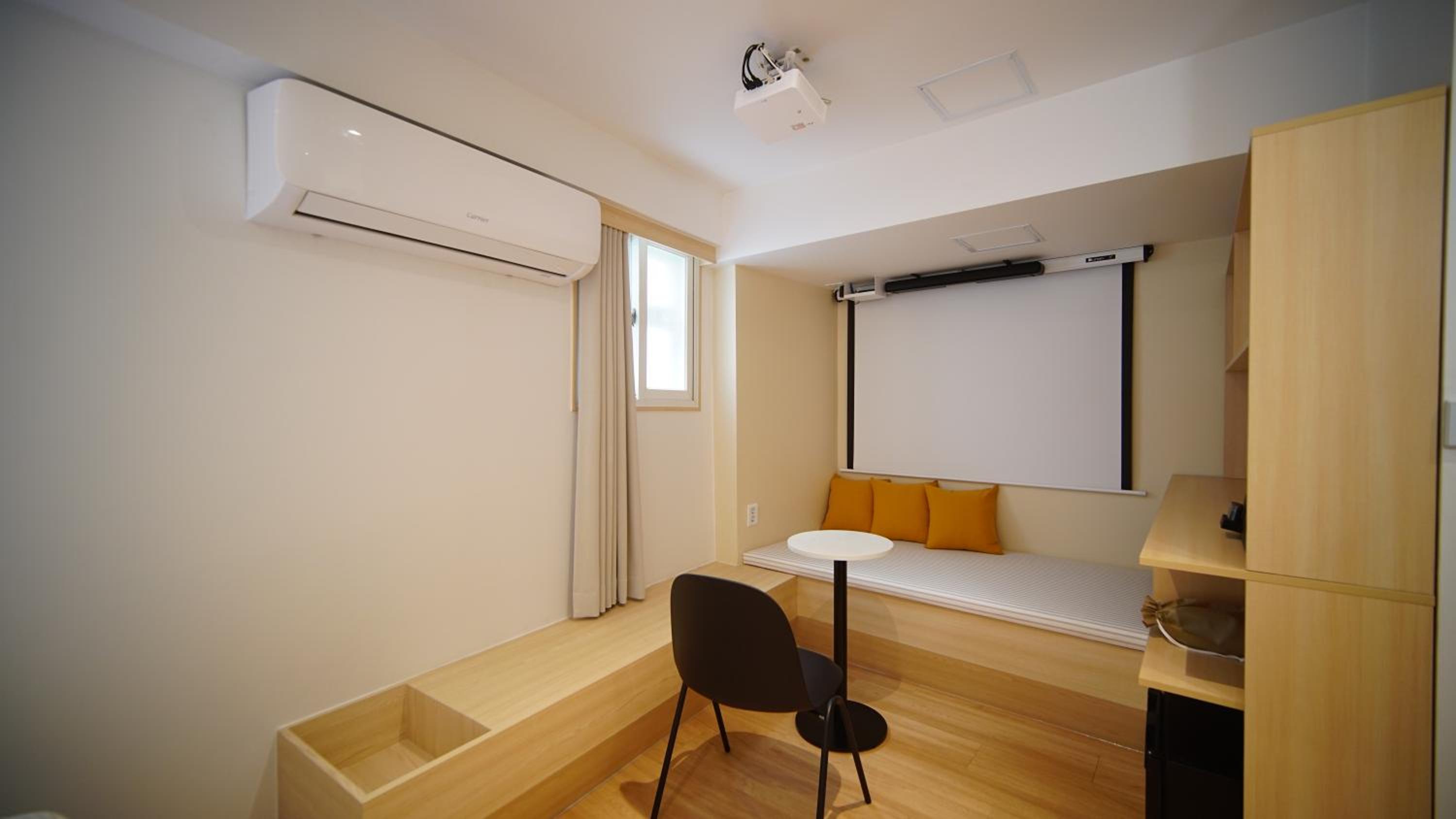 Standard Quintuple Room