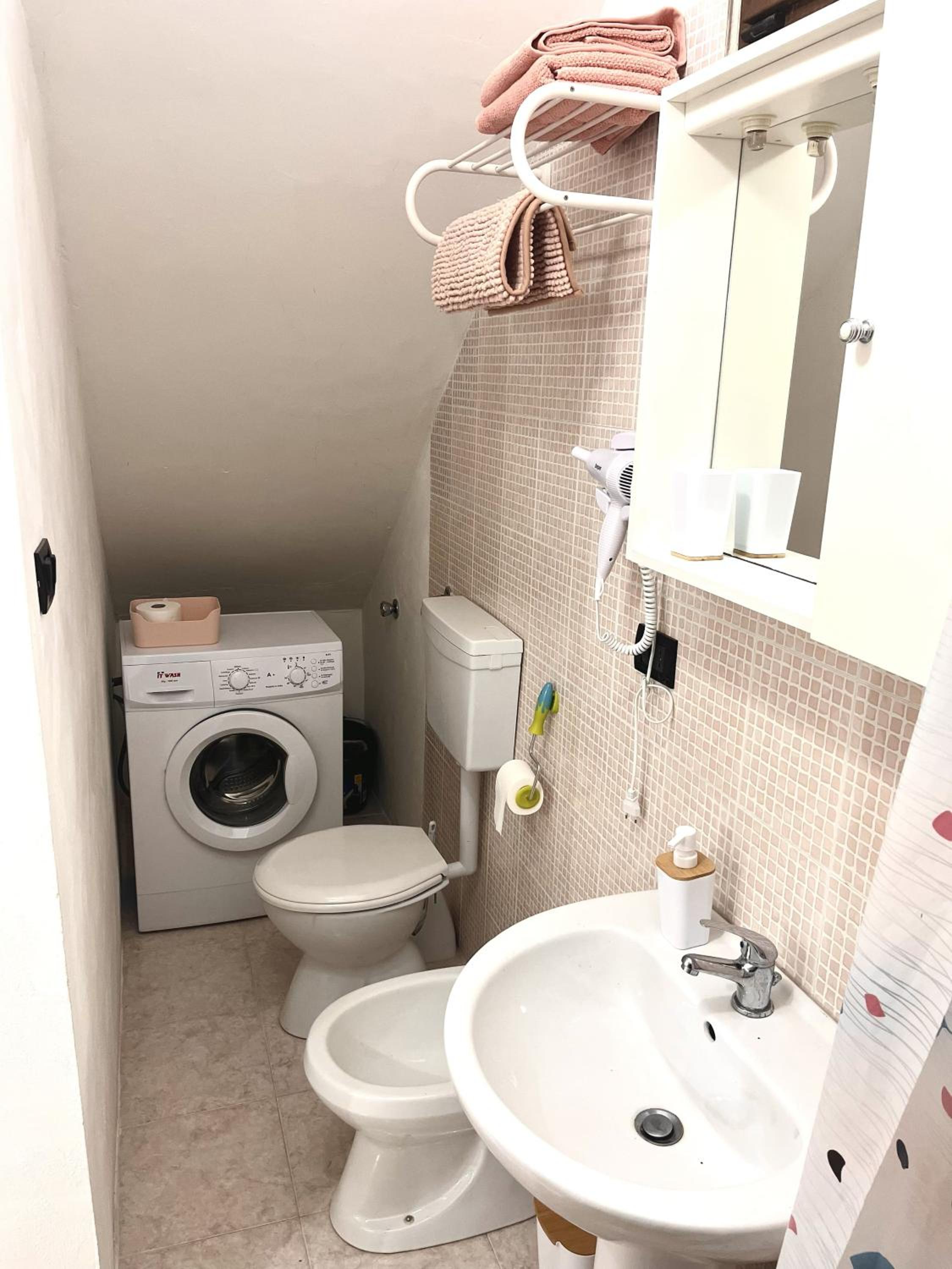 Double Room with Private Bathroom photo 3