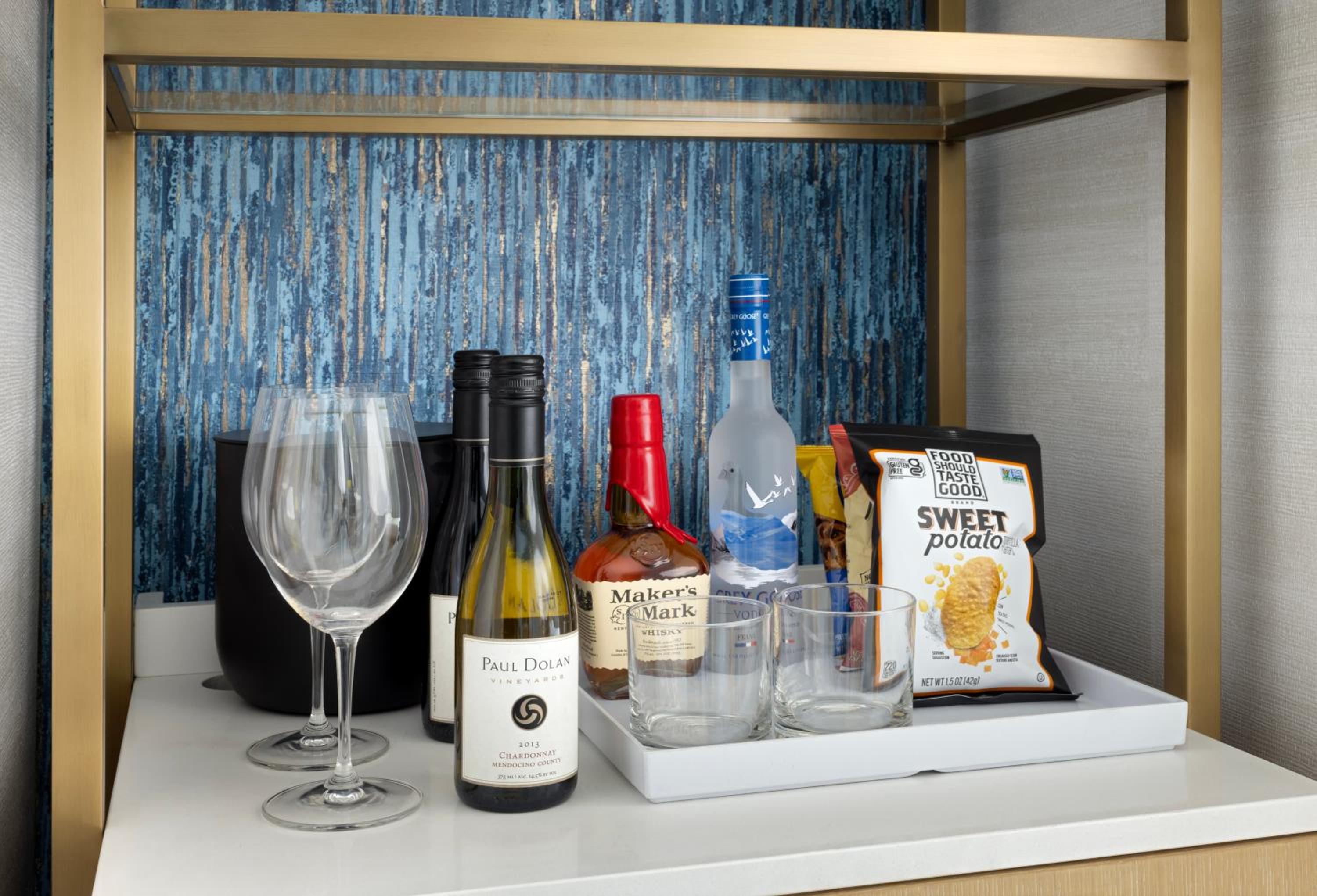 Luxury King Room with Tub - Mobility and Hearing Accessible - Photo 8