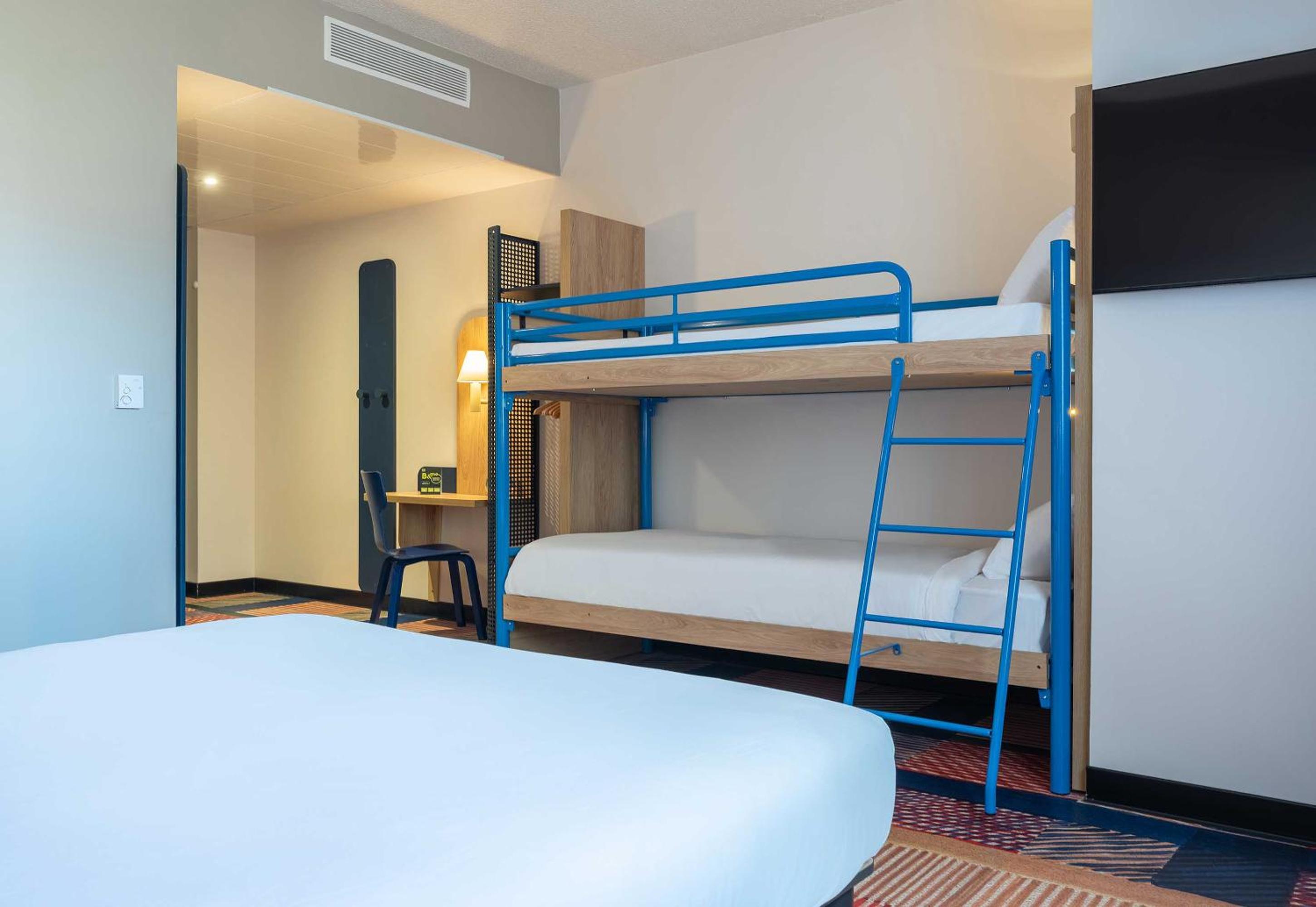 Quadruple Room - Photo 6