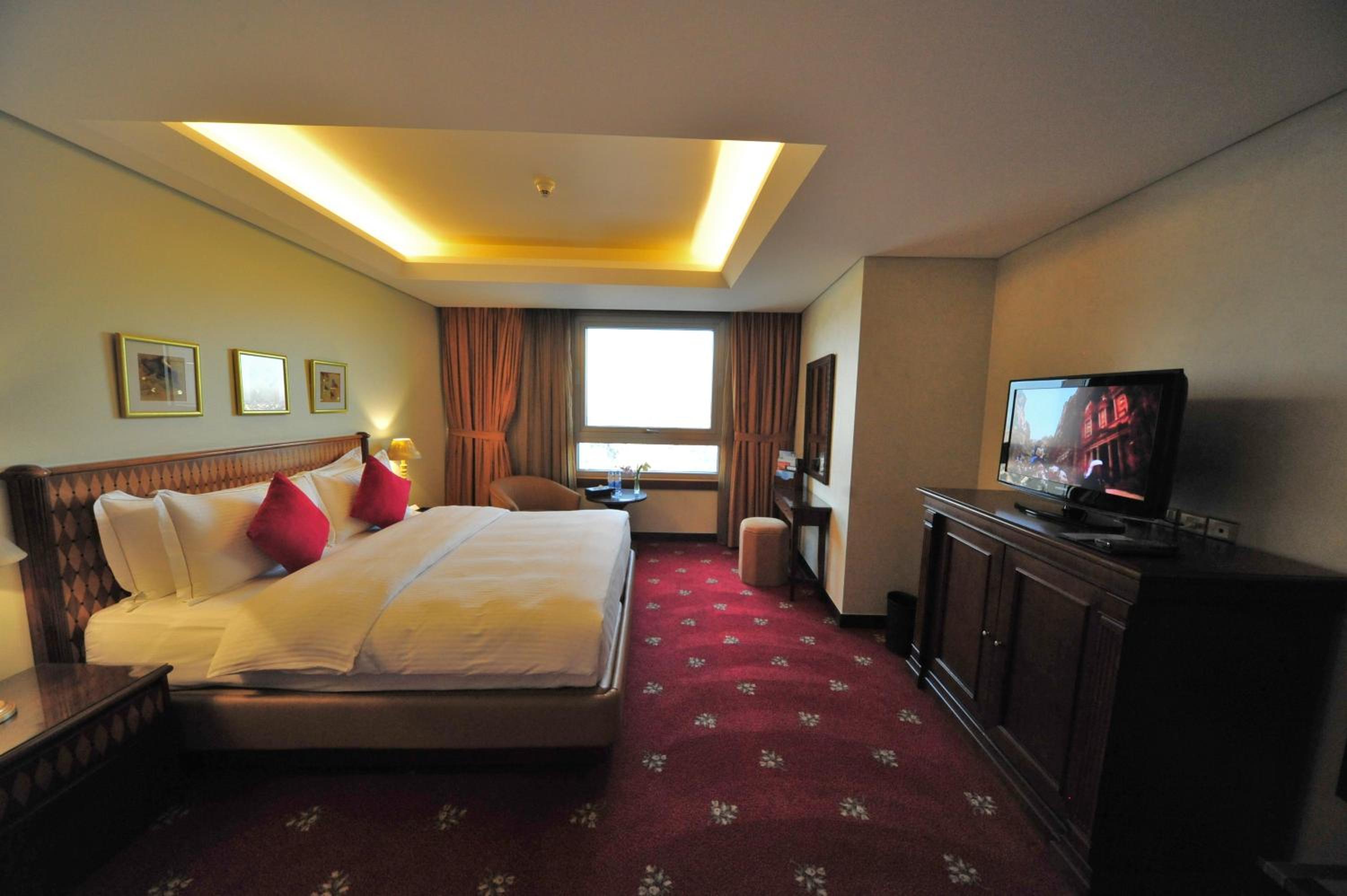 Deluxe Room King Size - Photo 6