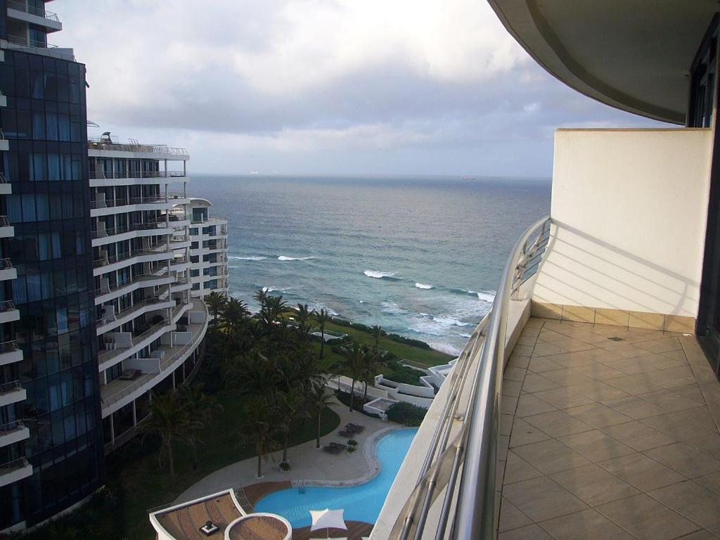 Family Two-Bedroom Apartment with View photo 2