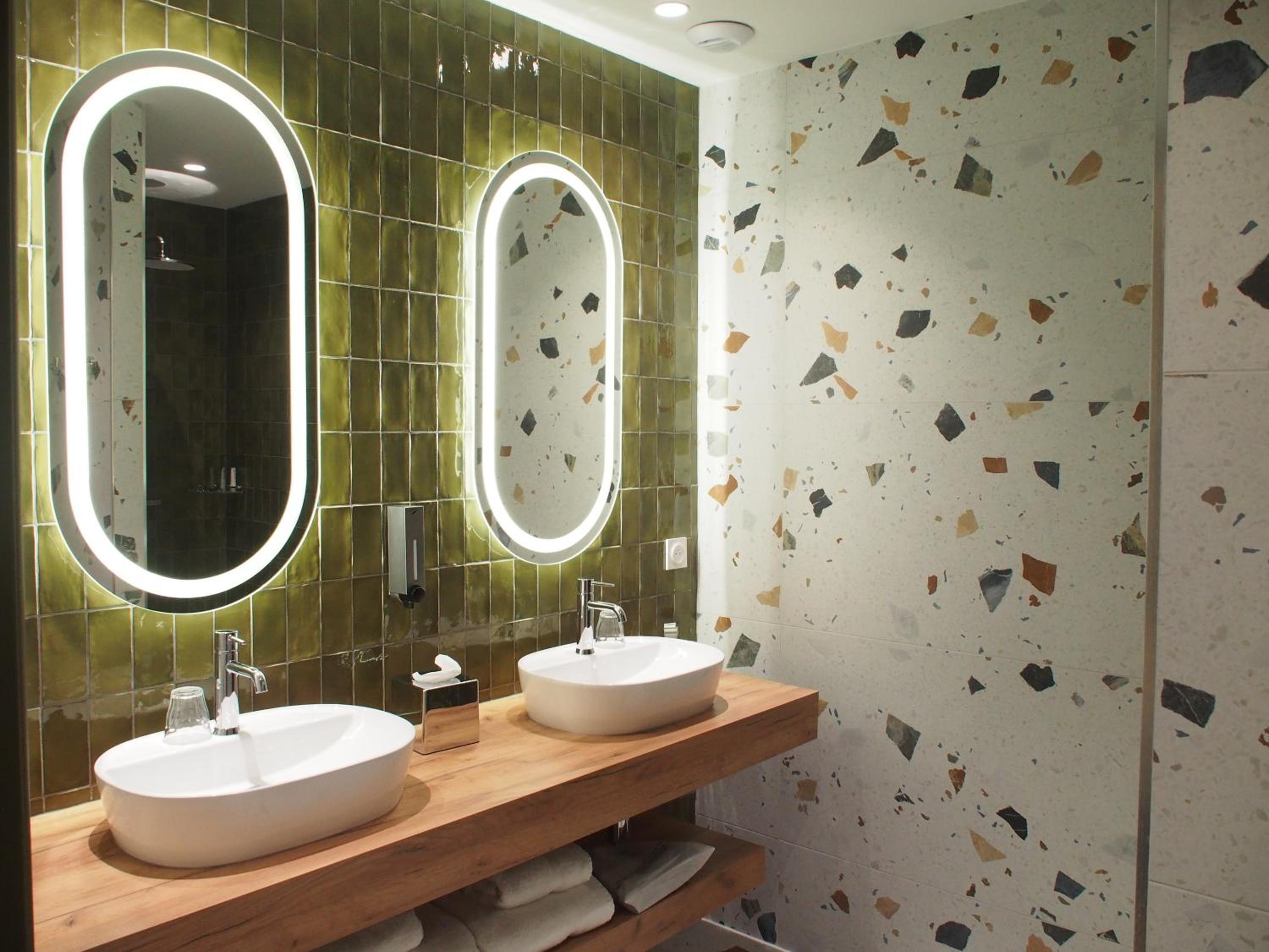 Superior Suite - Photo 3