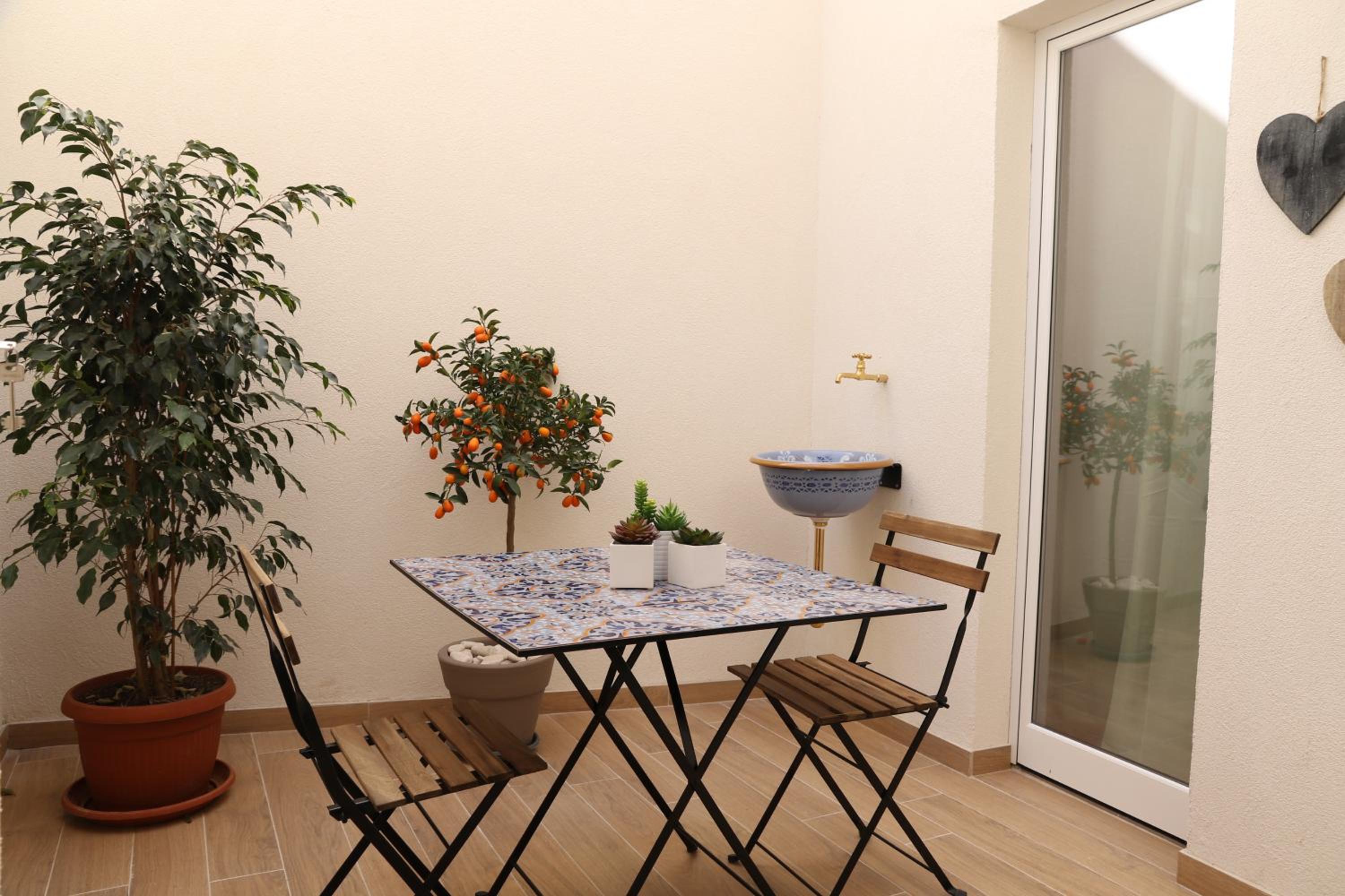 One-Bedroom Apartment - Photo 8