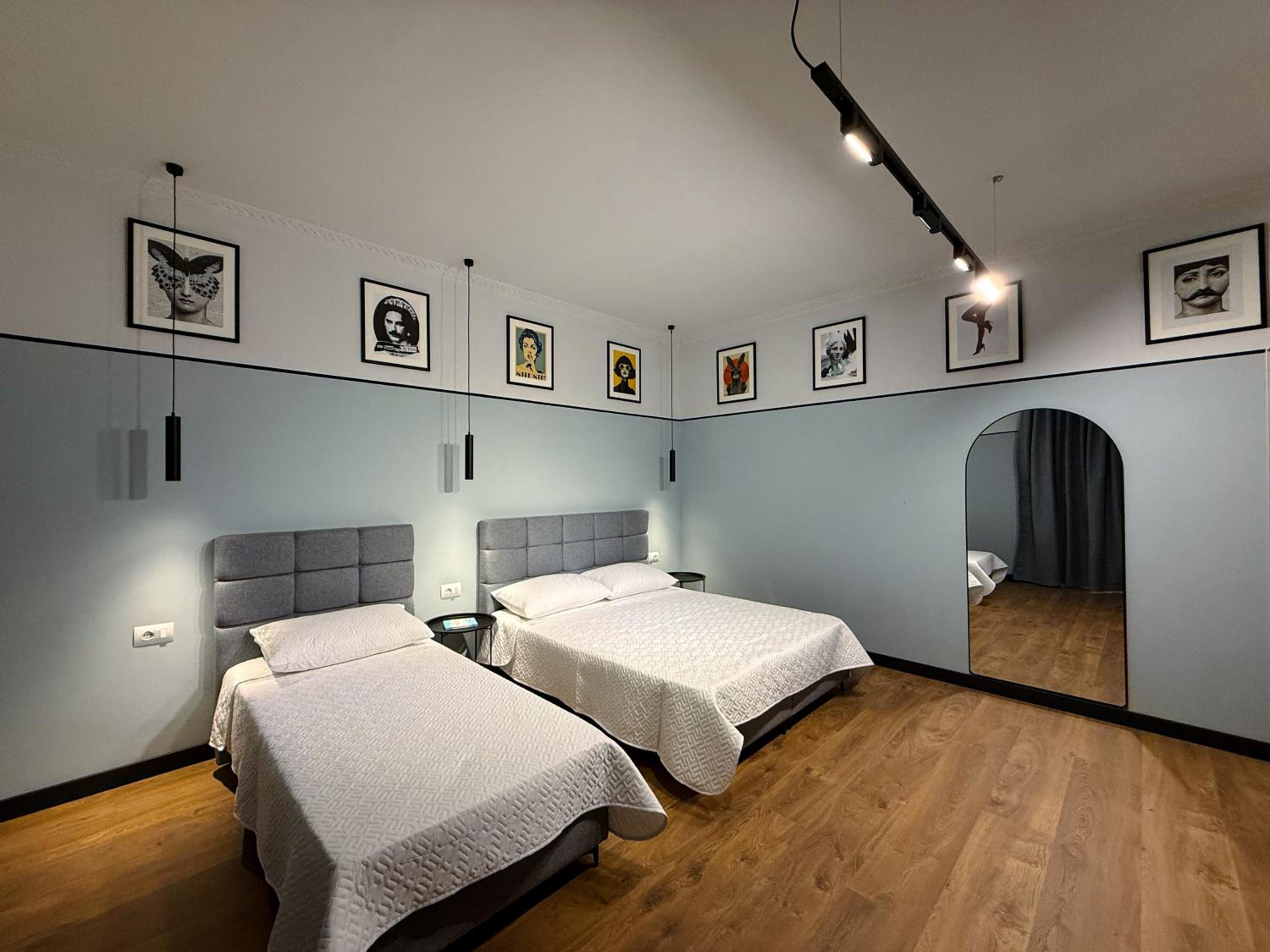 Deluxe Family Room