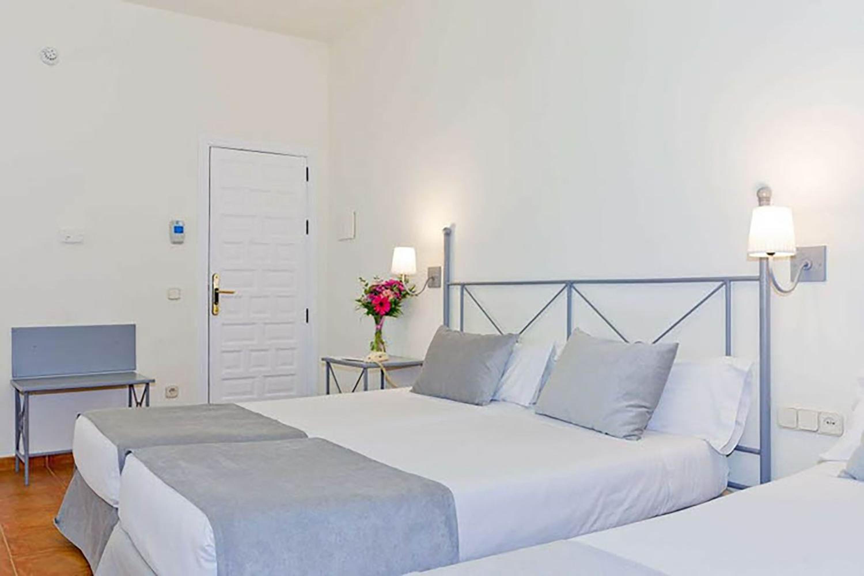 Triple Room - Photo 1