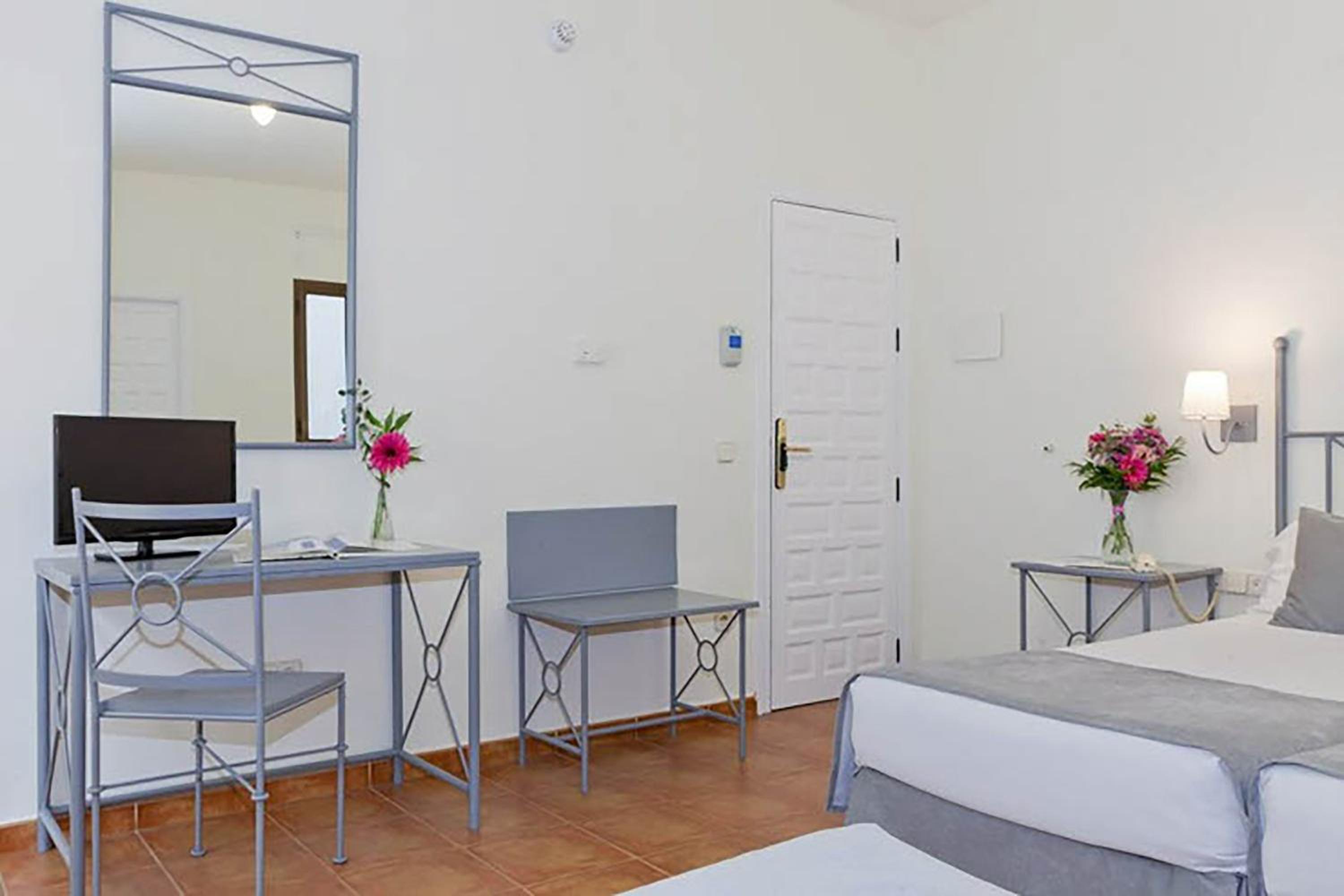 Triple Room - Photo 2