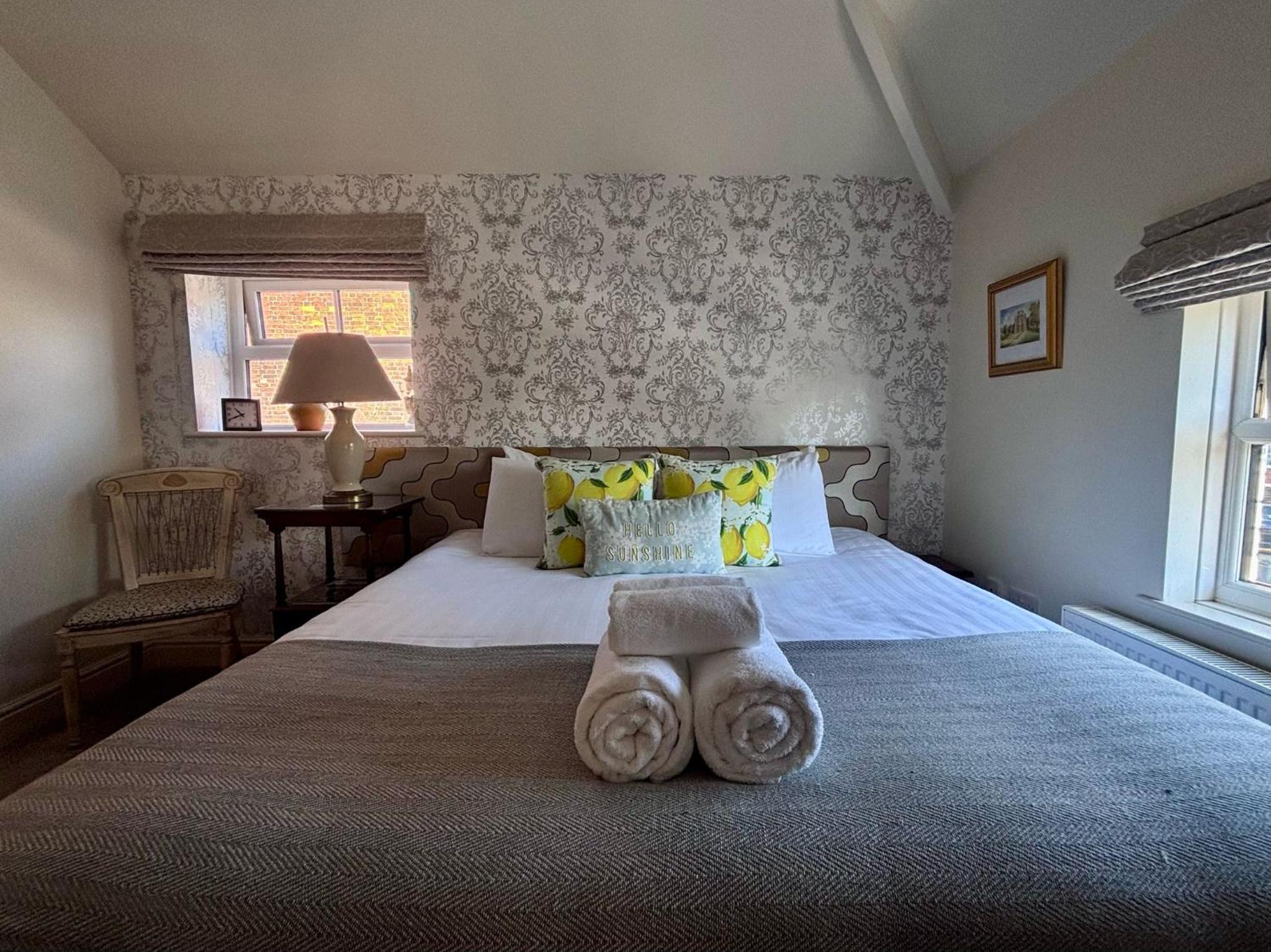 Double or Twin Room with Private Bathroom photo 2