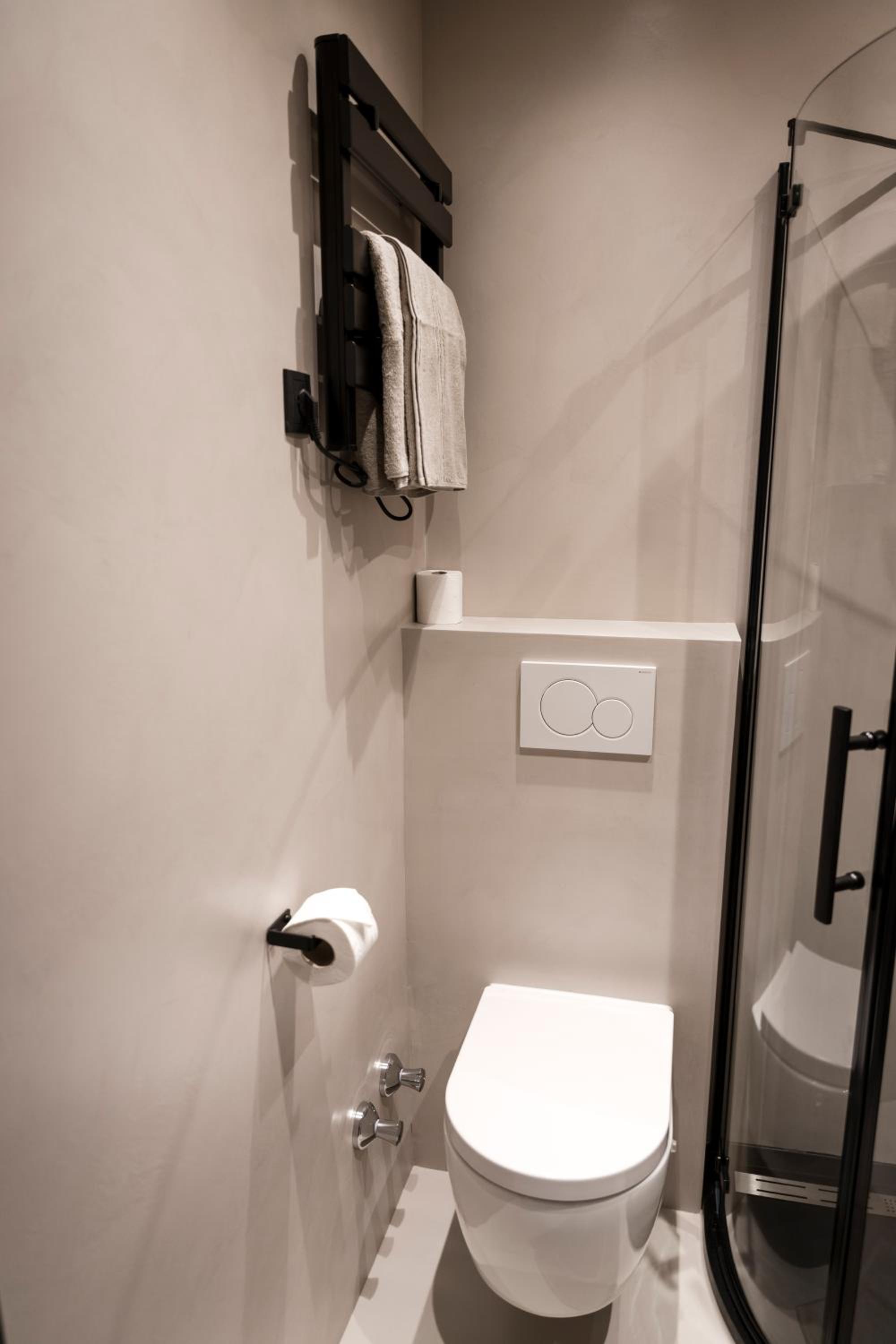 Double or Twin Room with Bathroom - Photo 39