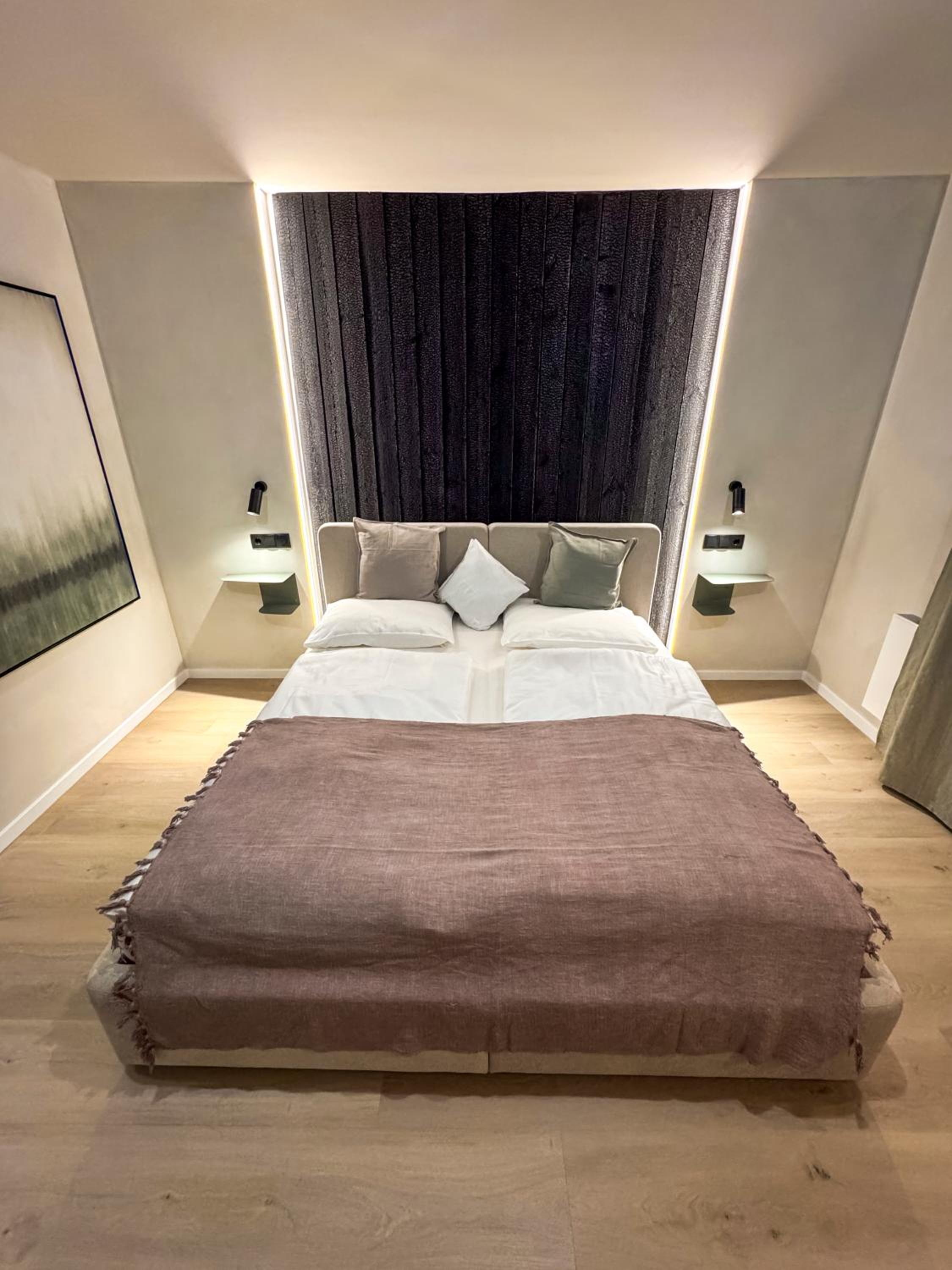 Double or Twin Room with Bathroom - Photo 2