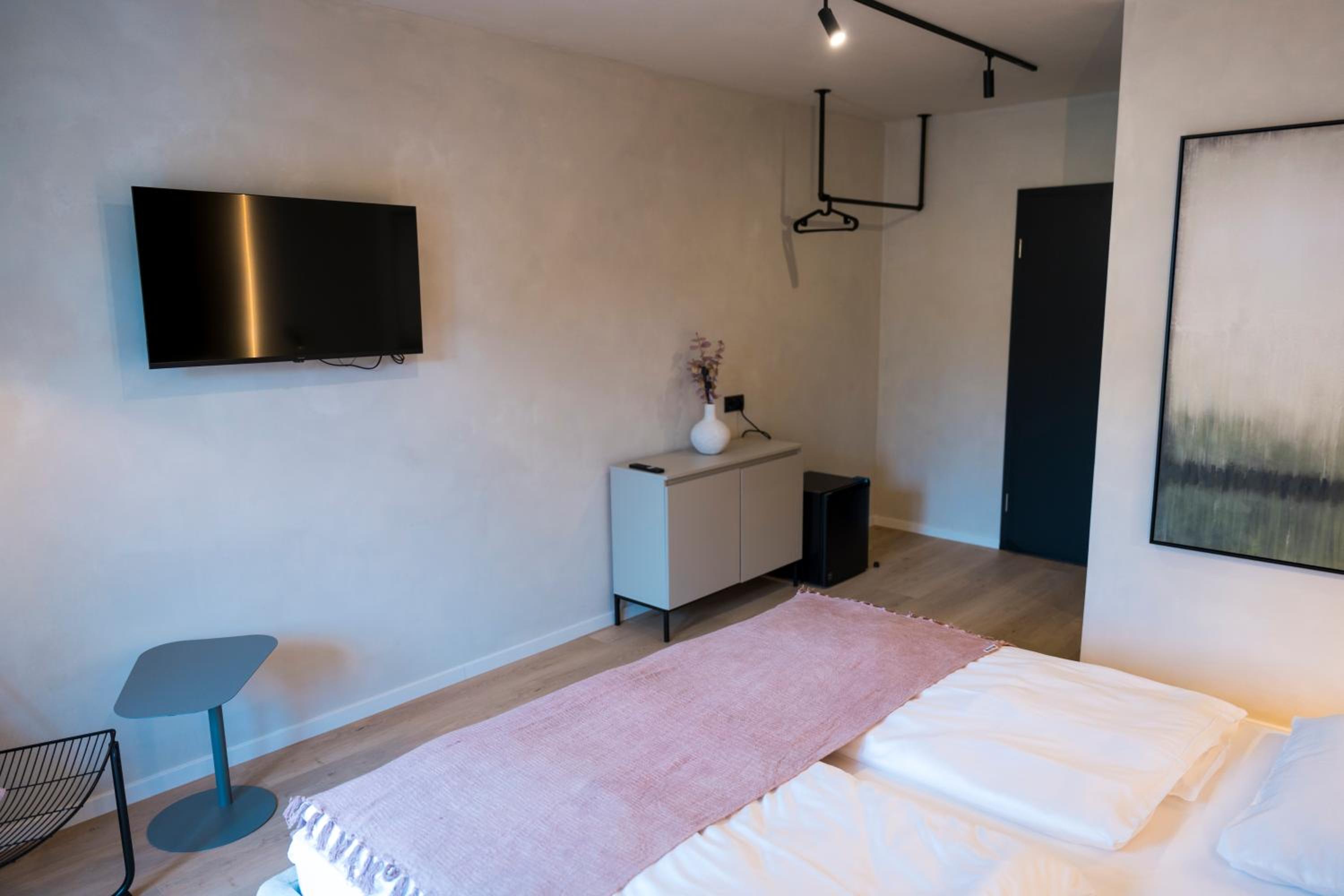Double or Twin Room with Bathroom - Photo 12
