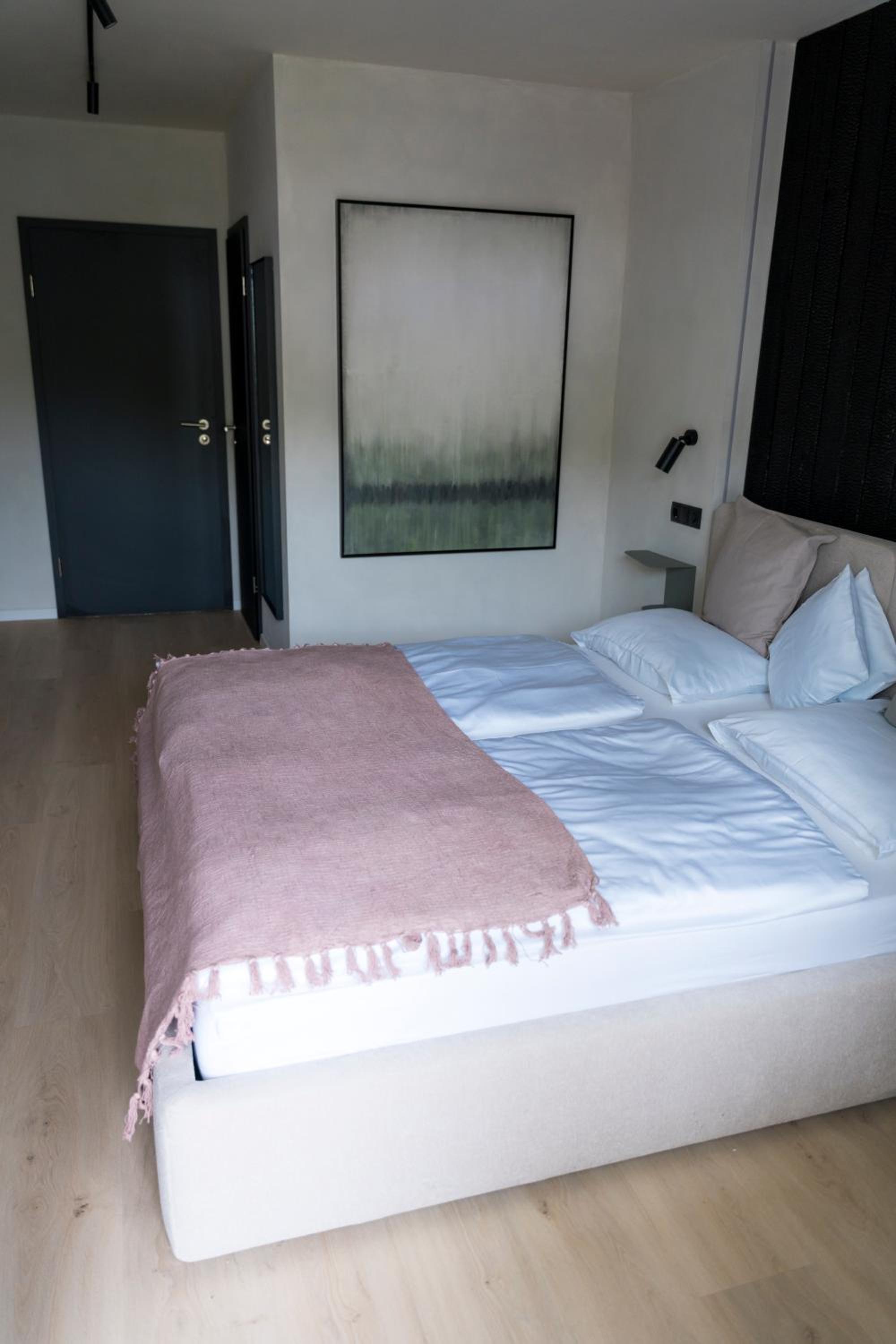 Double or Twin Room with Bathroom - Photo 14