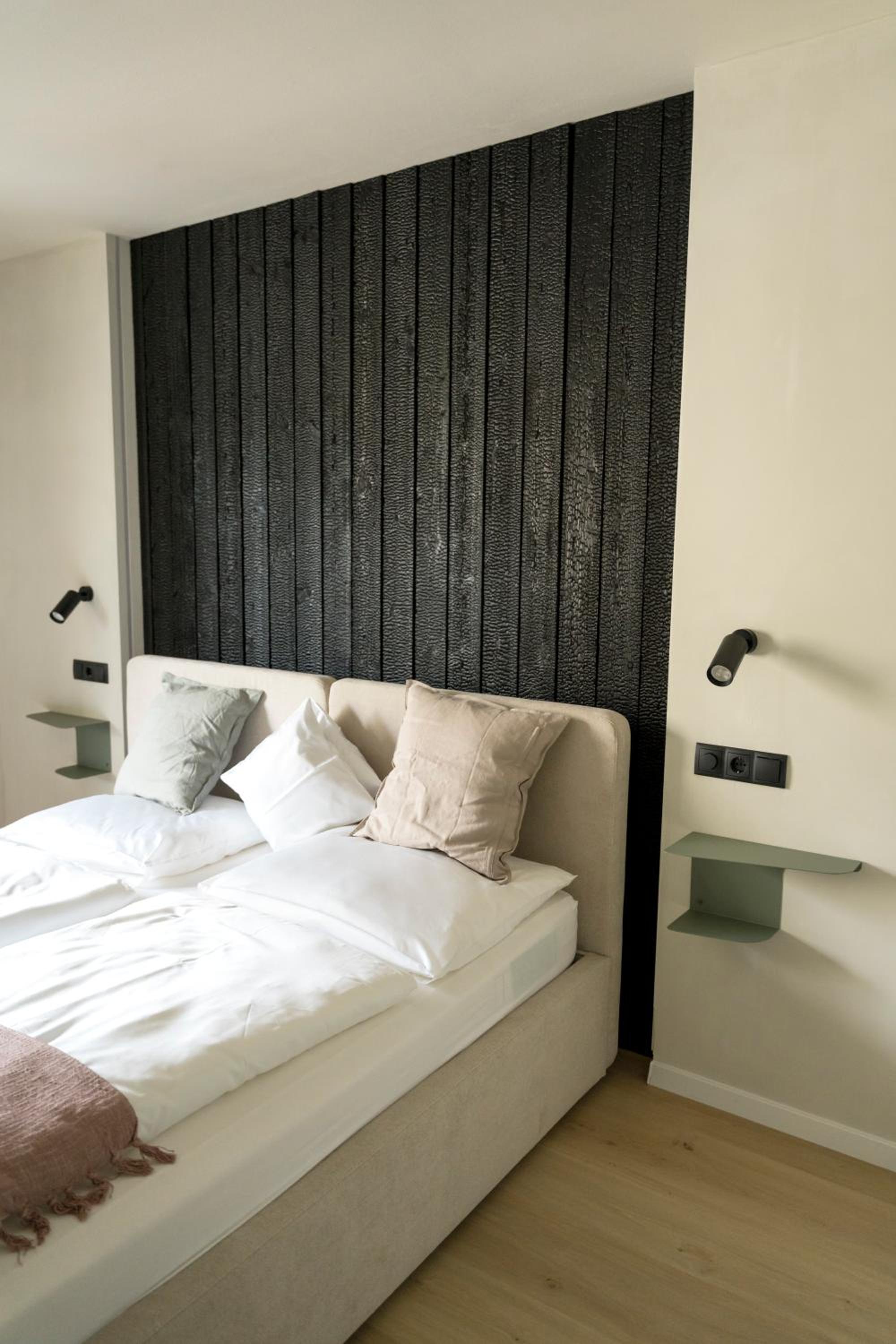 Double or Twin Room with Bathroom - Photo 16