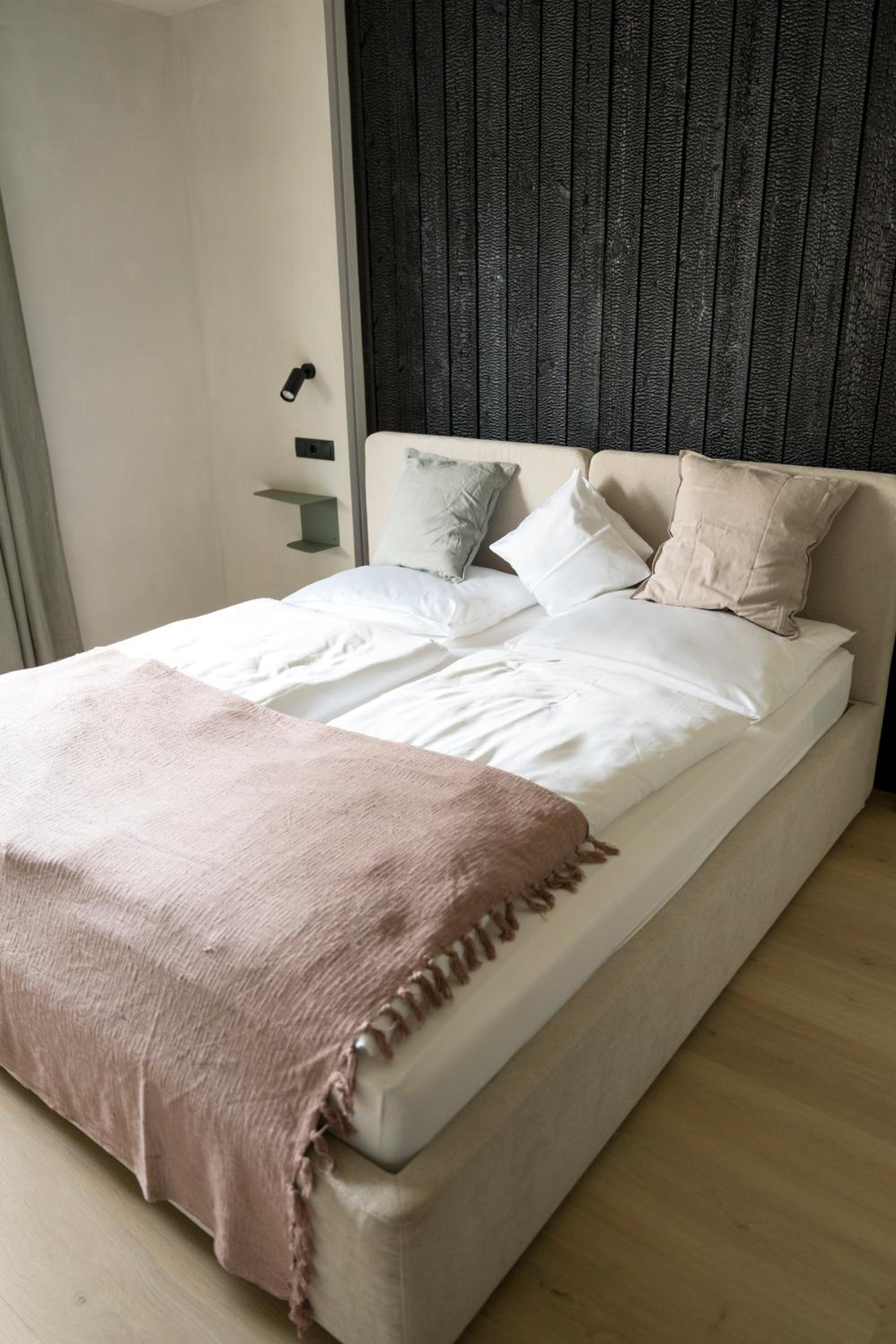 Double or Twin Room with Bathroom - Photo 21