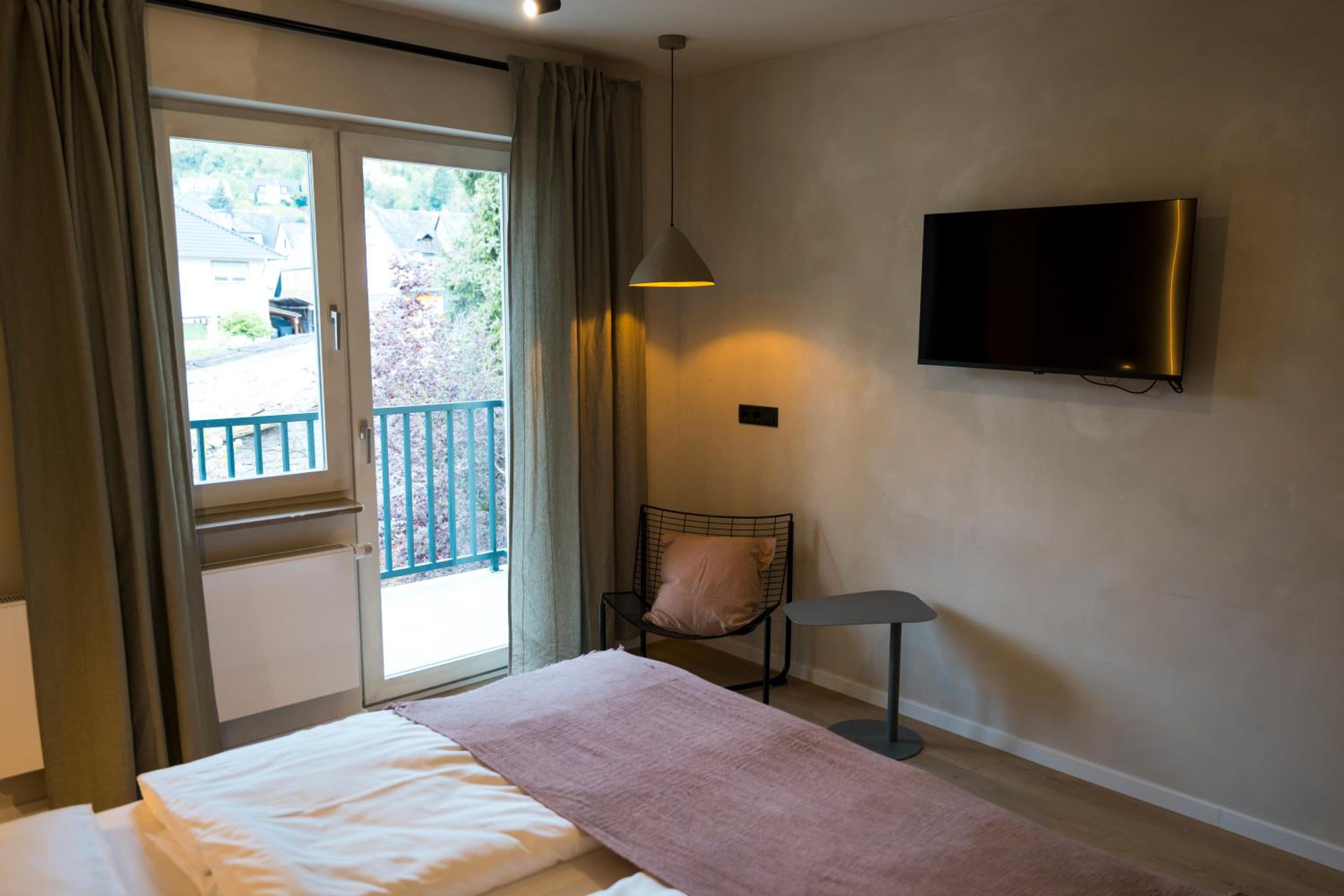 Double Room with Balcony - Photo 35