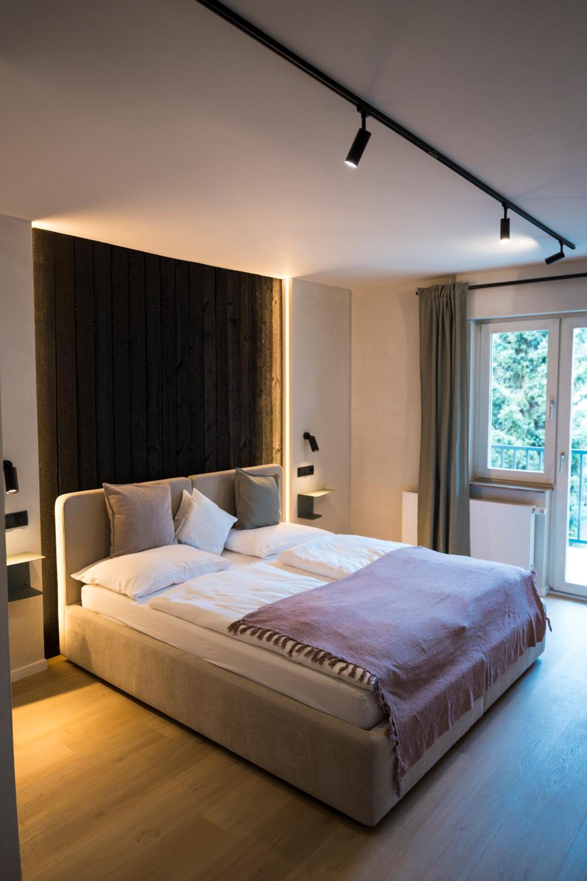 Double Room with Balcony - Photo 34