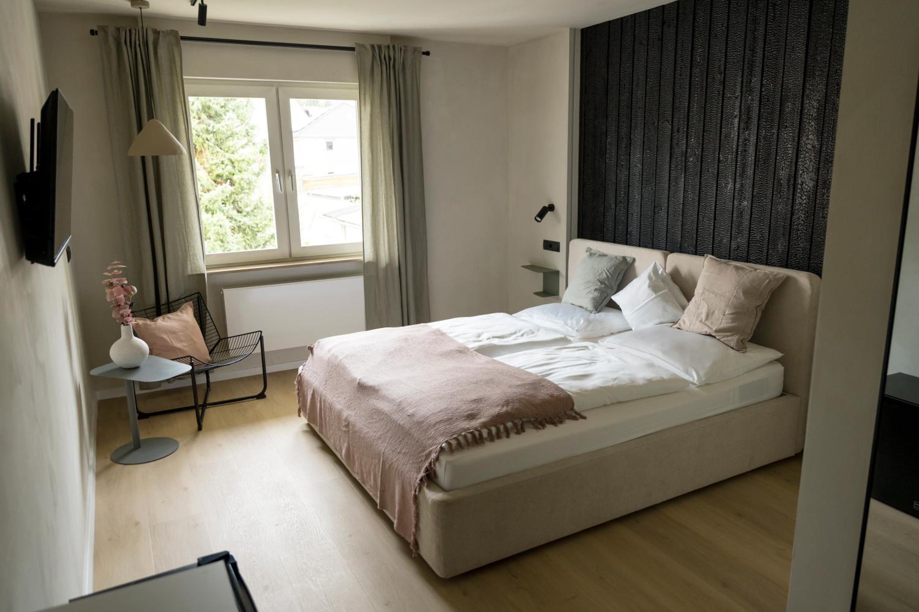 Double or Twin Room with Bathroom - Photo 30