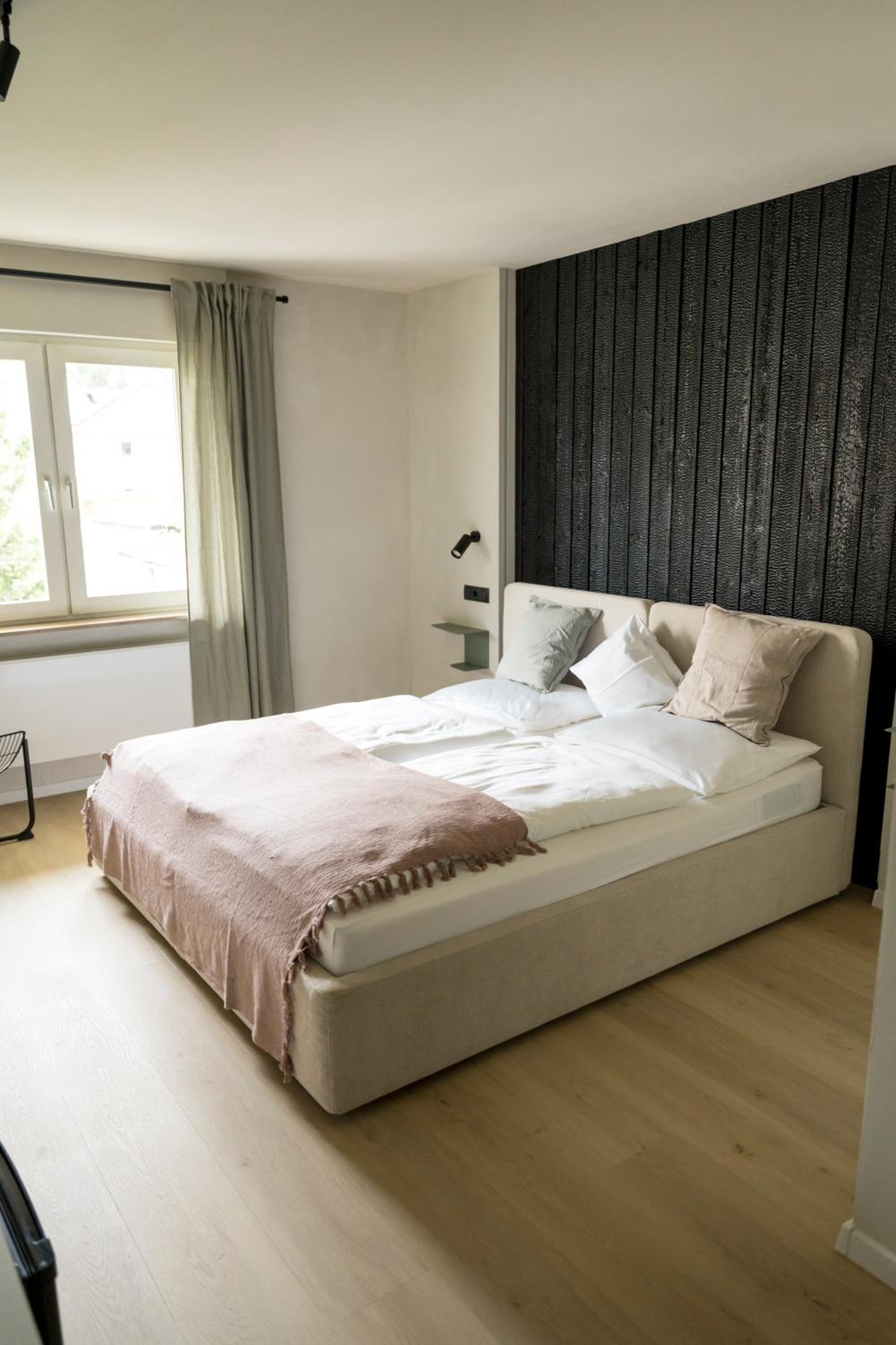 Double or Twin Room with Bathroom - Photo 32