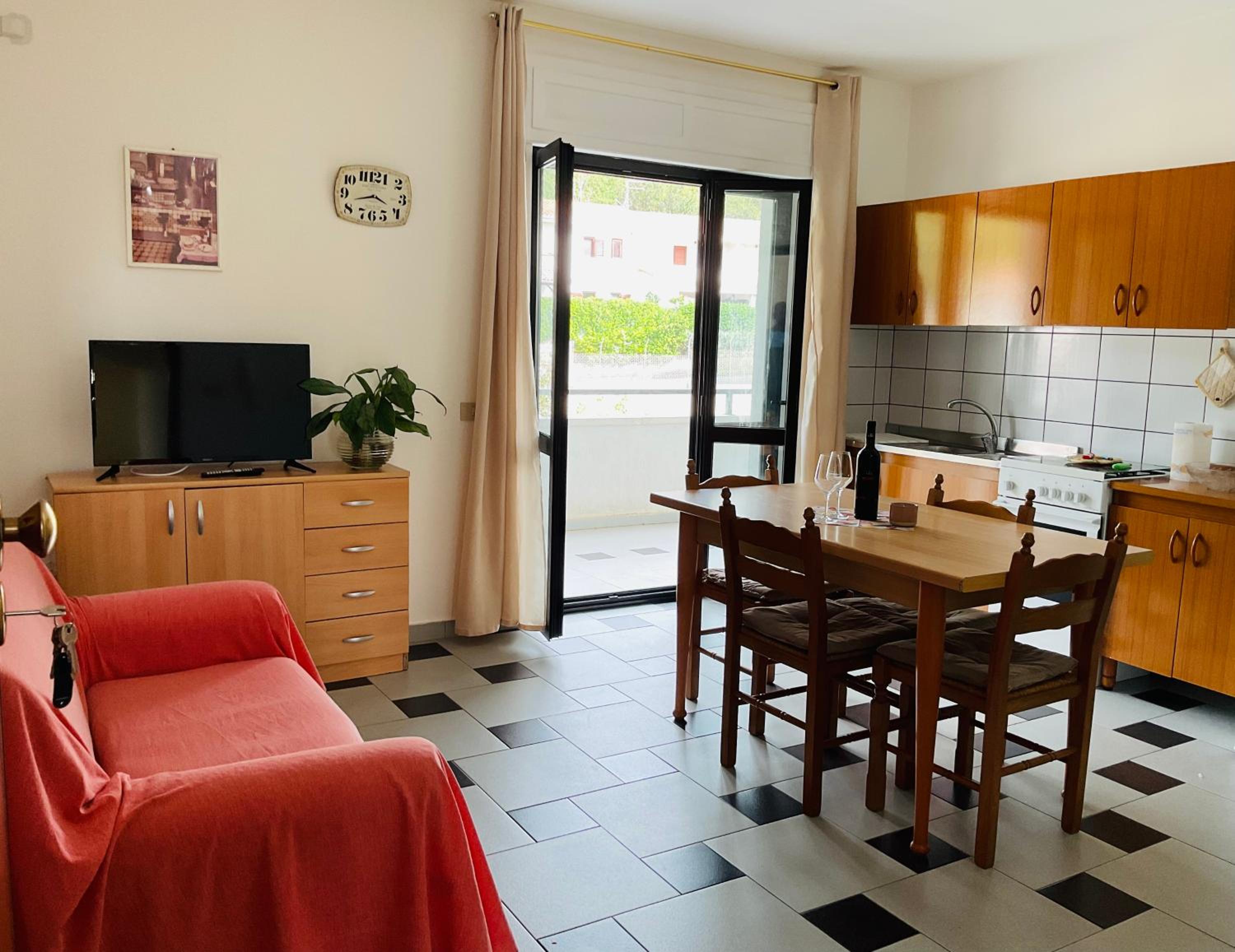 Two-Bedroom Apartment with Balcony photo 2