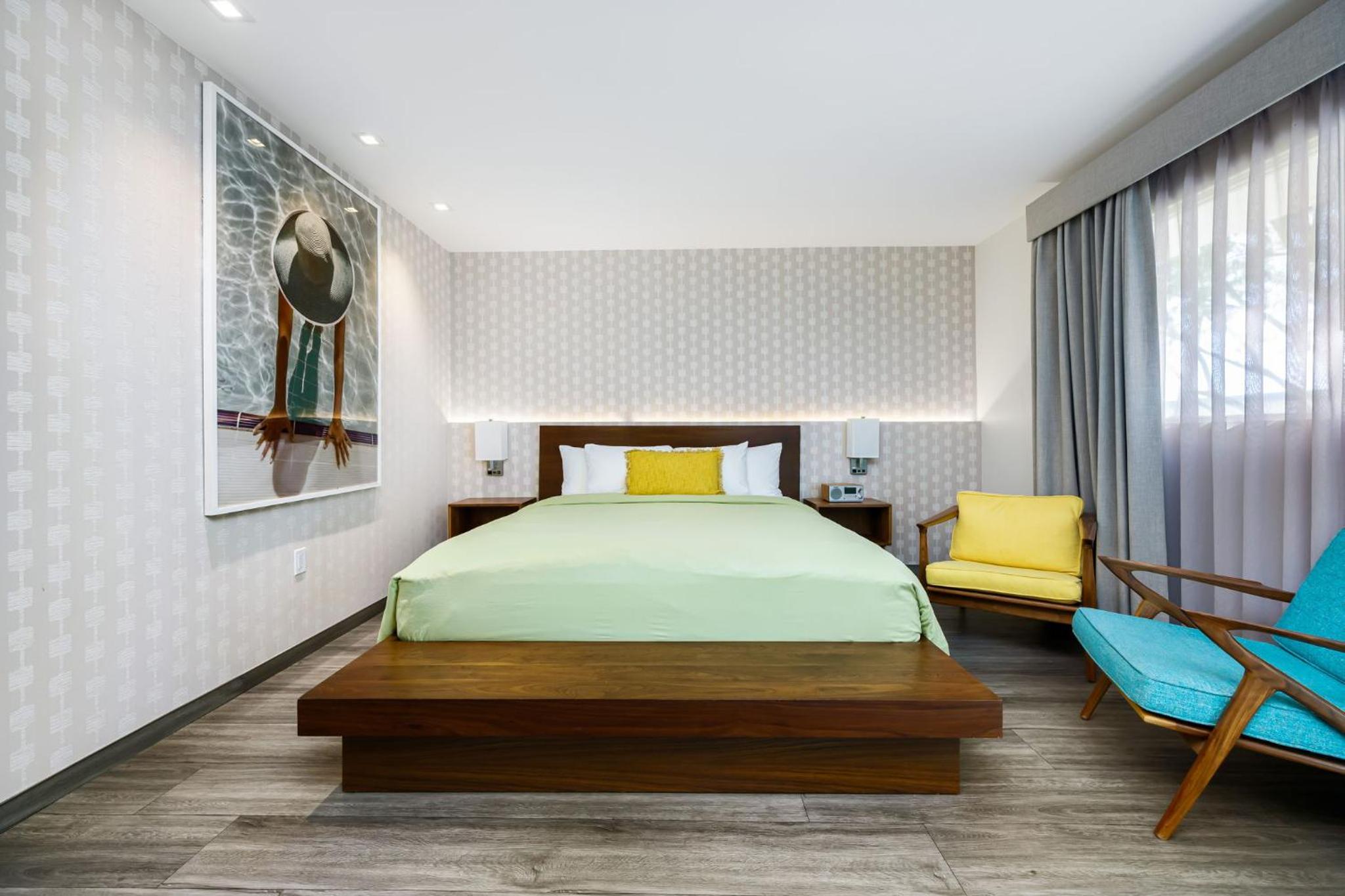 Deluxe King Room photo 3