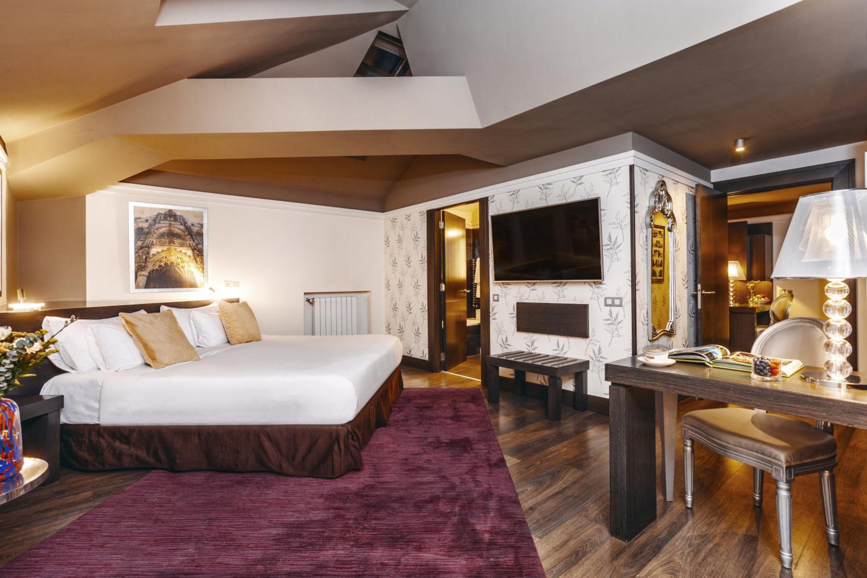 Superior Room on Attic Floor - Photo 4