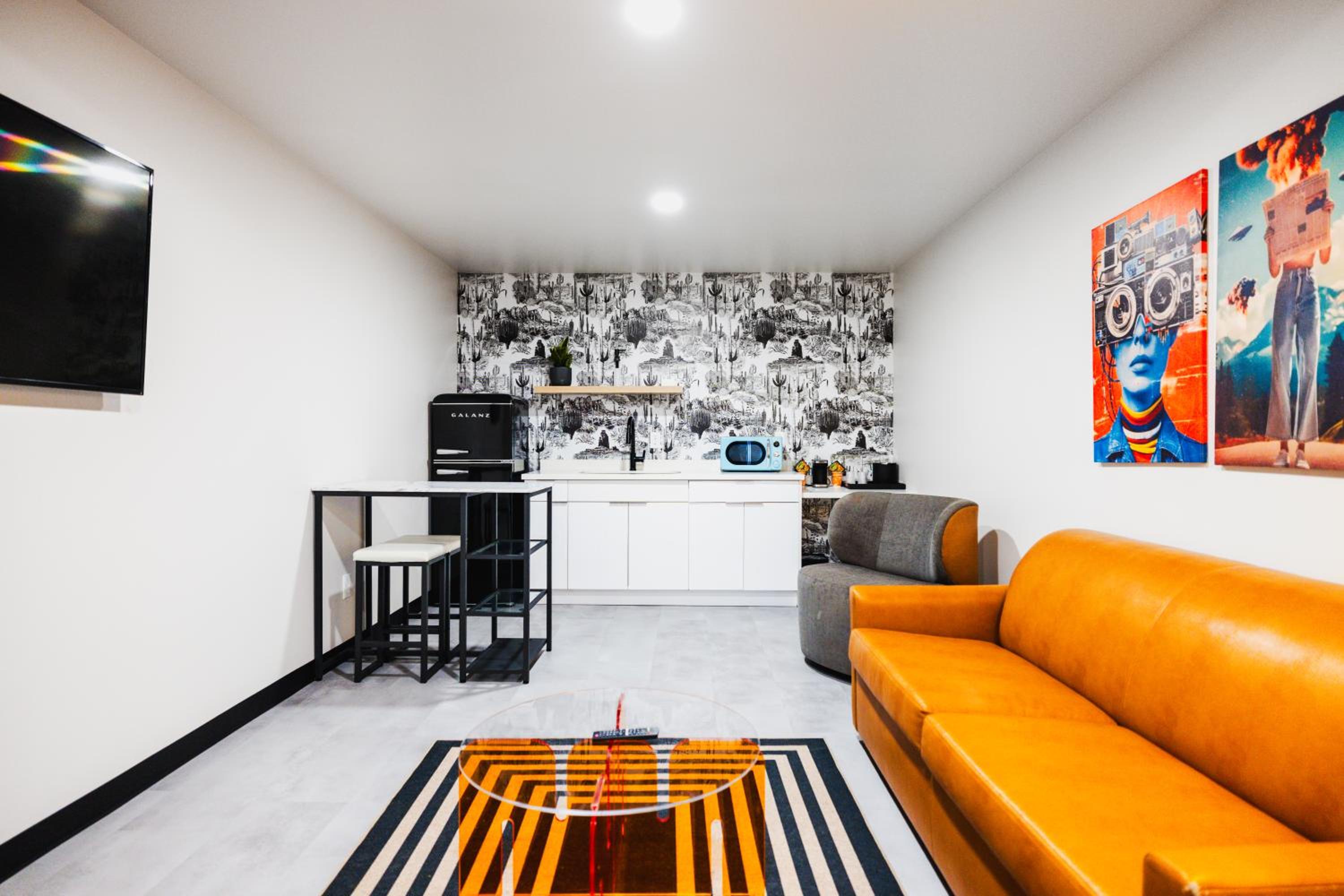 Superior King Suite - Non-Smoking - Photo 4