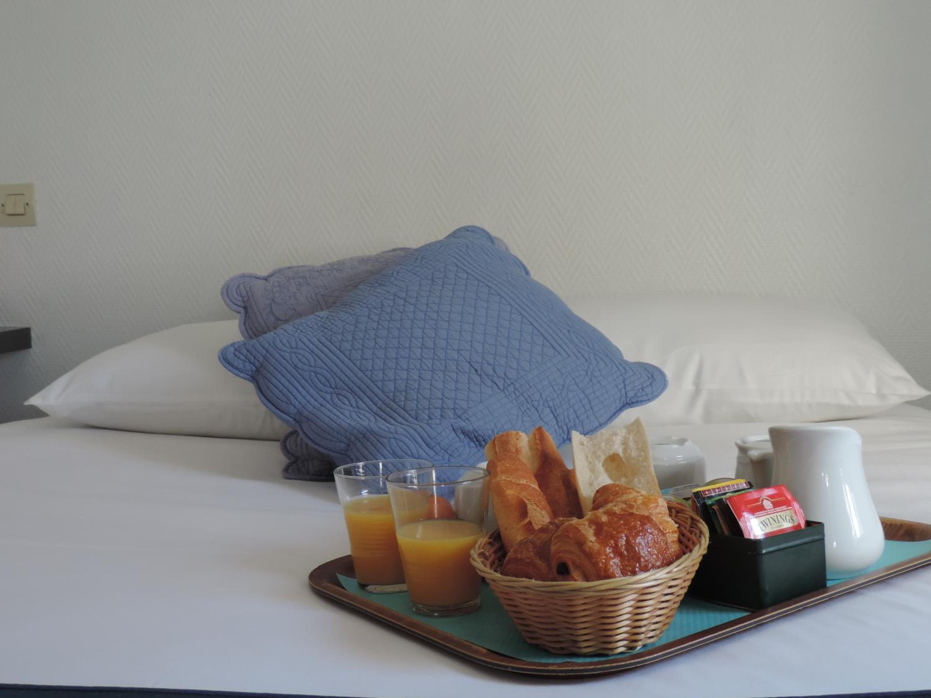 Single Room with Double Bed photo 3