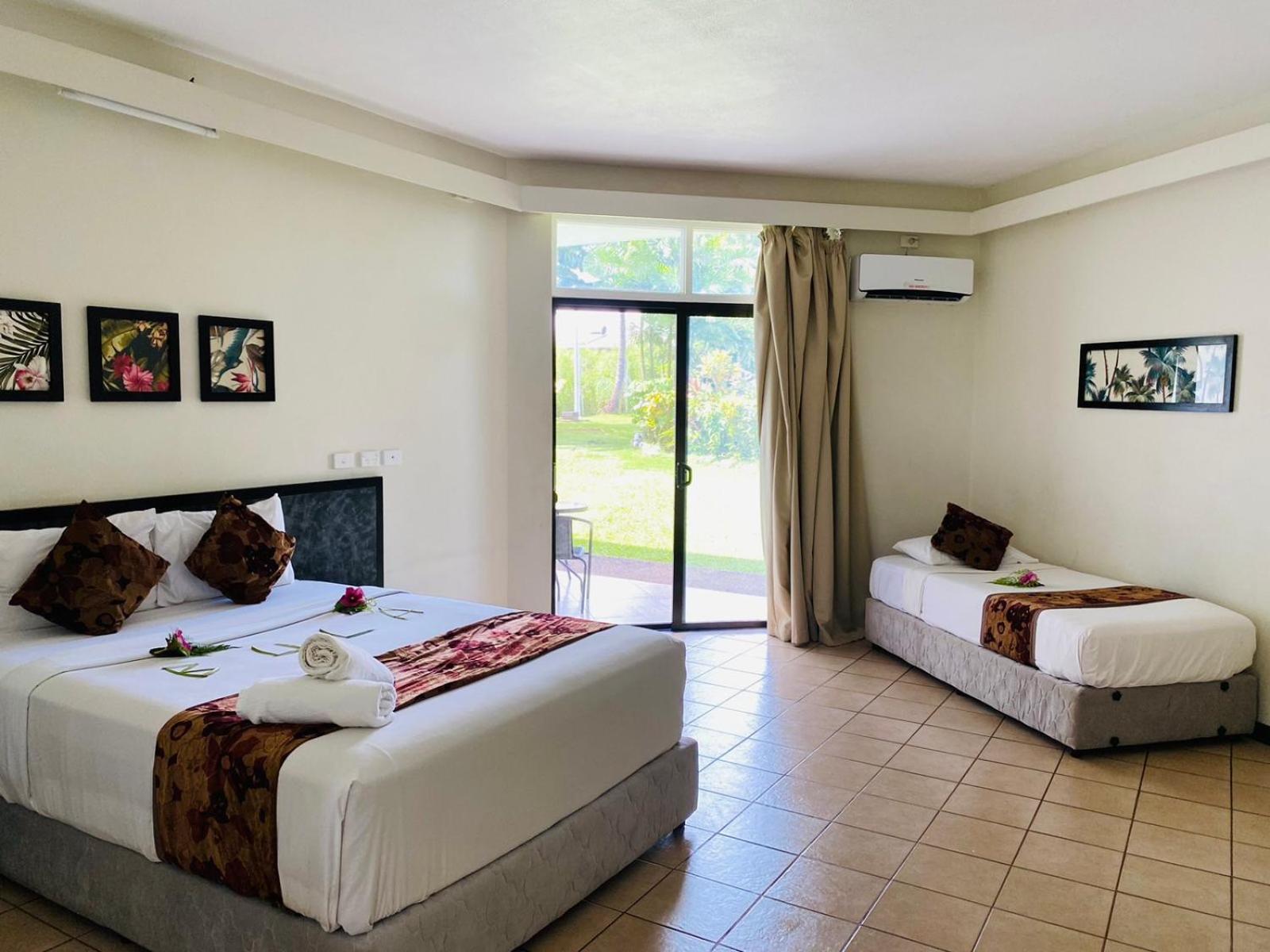 Deluxe Double Room (2 Adults + 1 Child)
