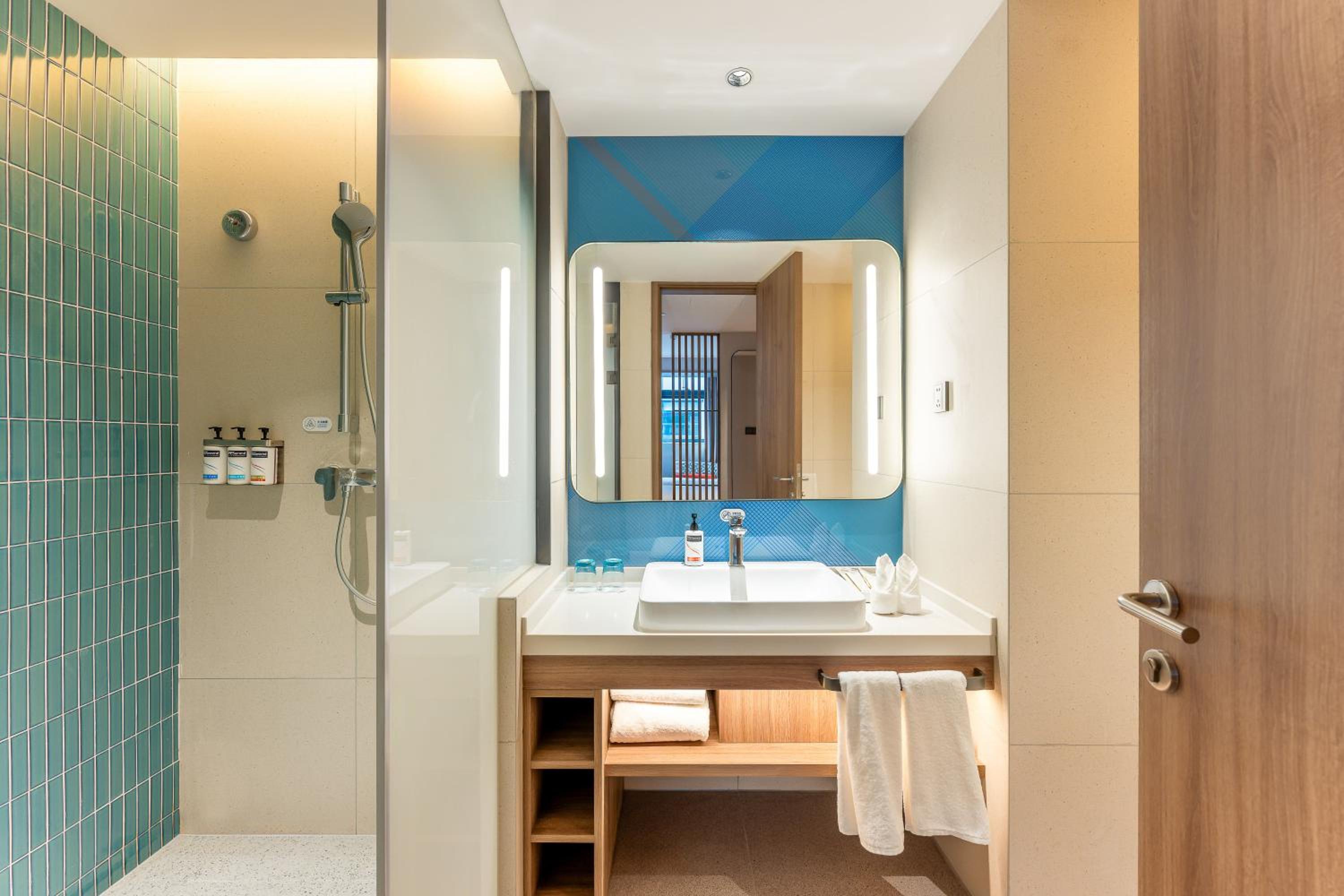 Standard Twin Room - Windowless  photo 2