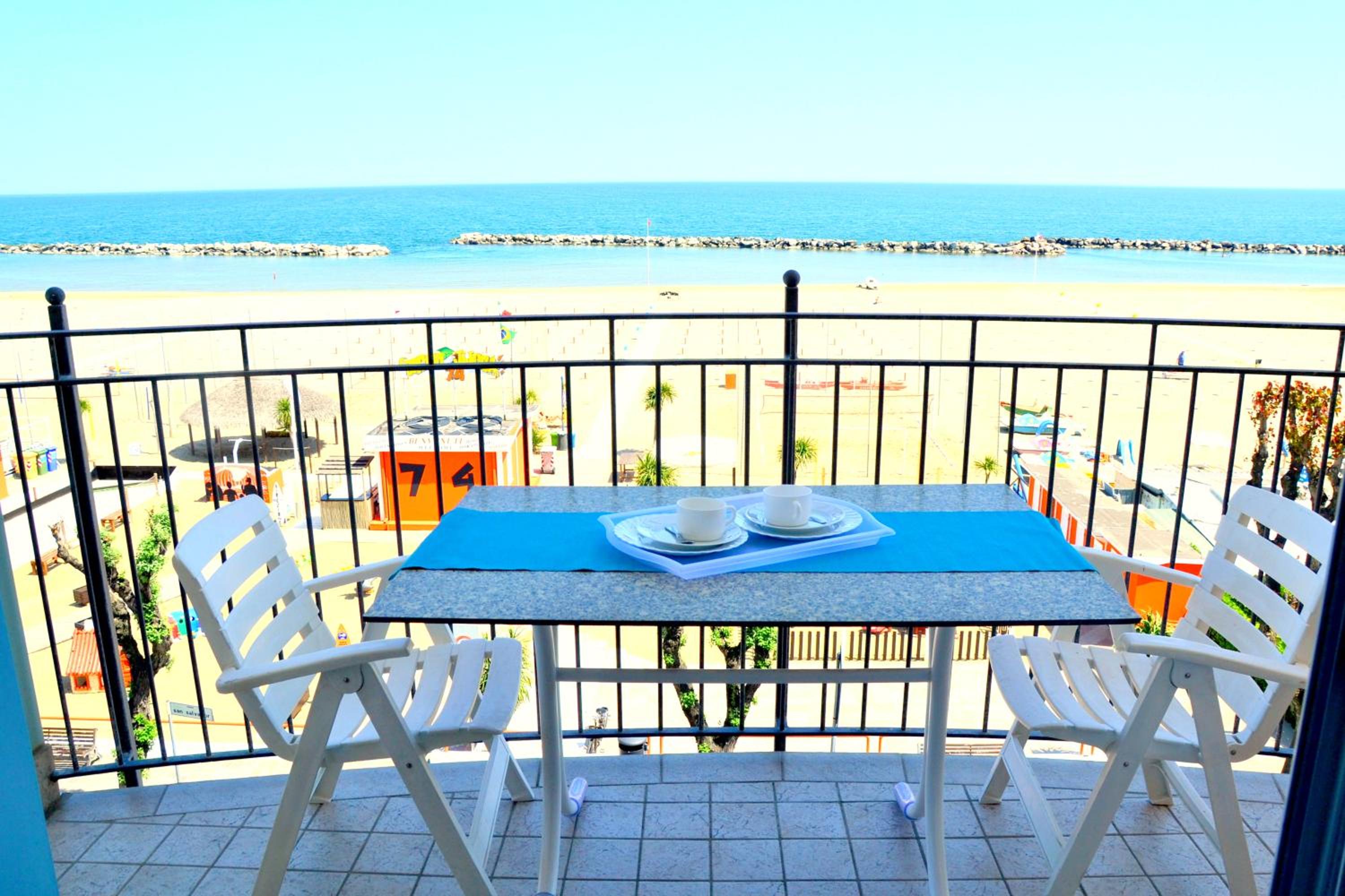 Large One-Bedroom Apartment with Sea View  - Photo 20