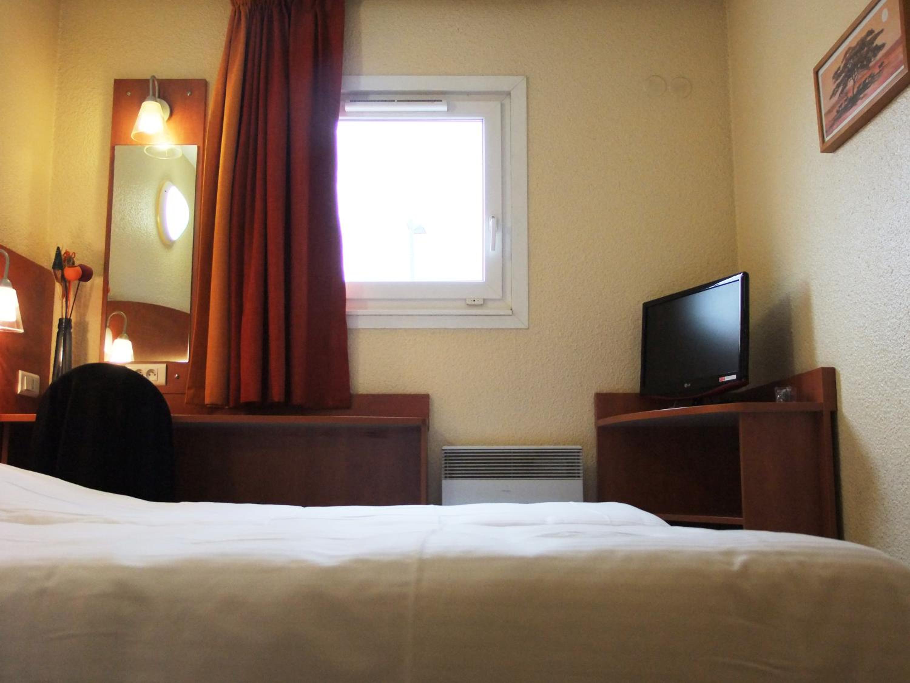 Twin Room - Photo 5