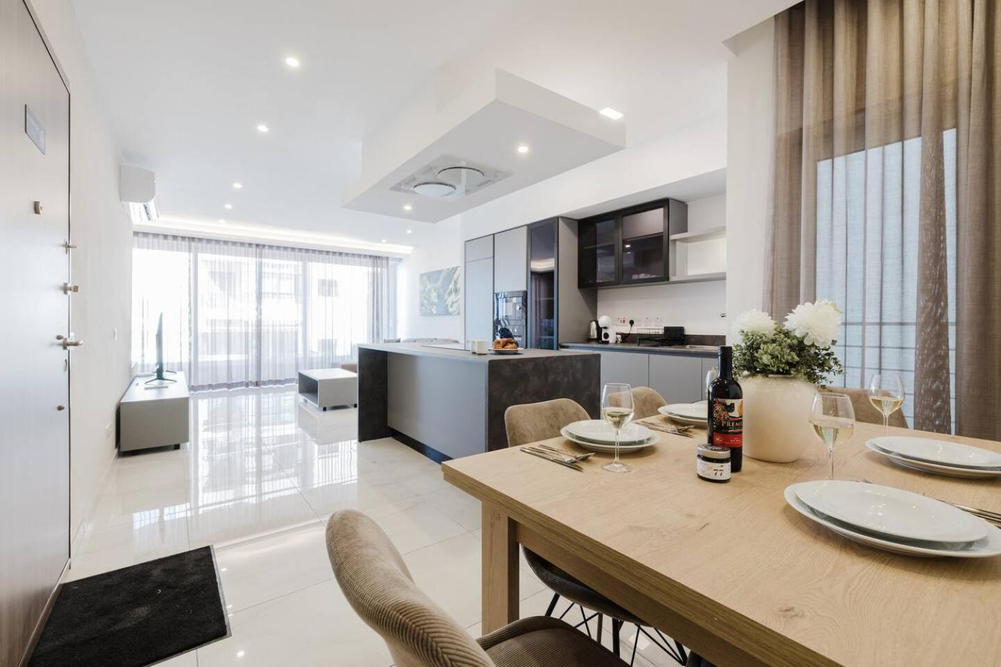 Apartment with Terrace