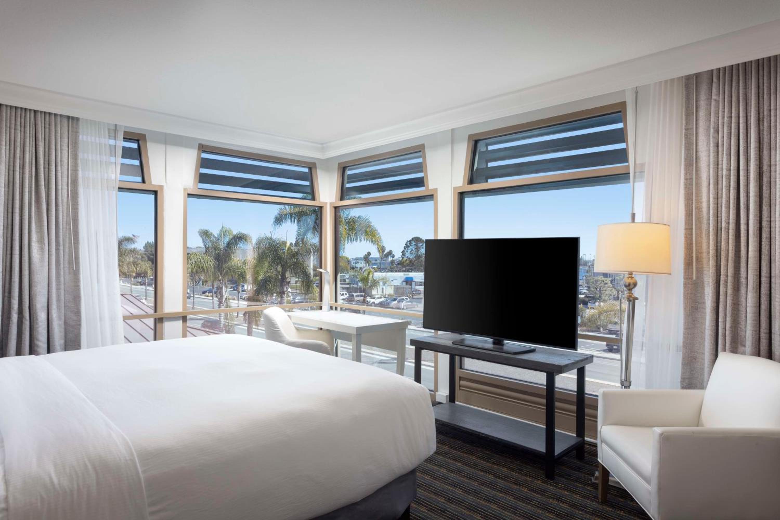 Two-Room King Suite photo 3