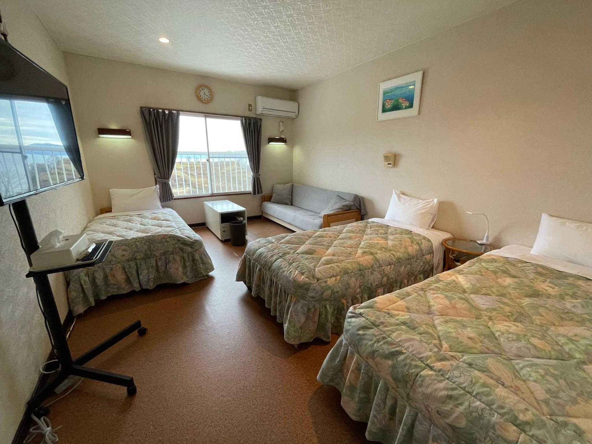 Family Room with Sea View photo 2