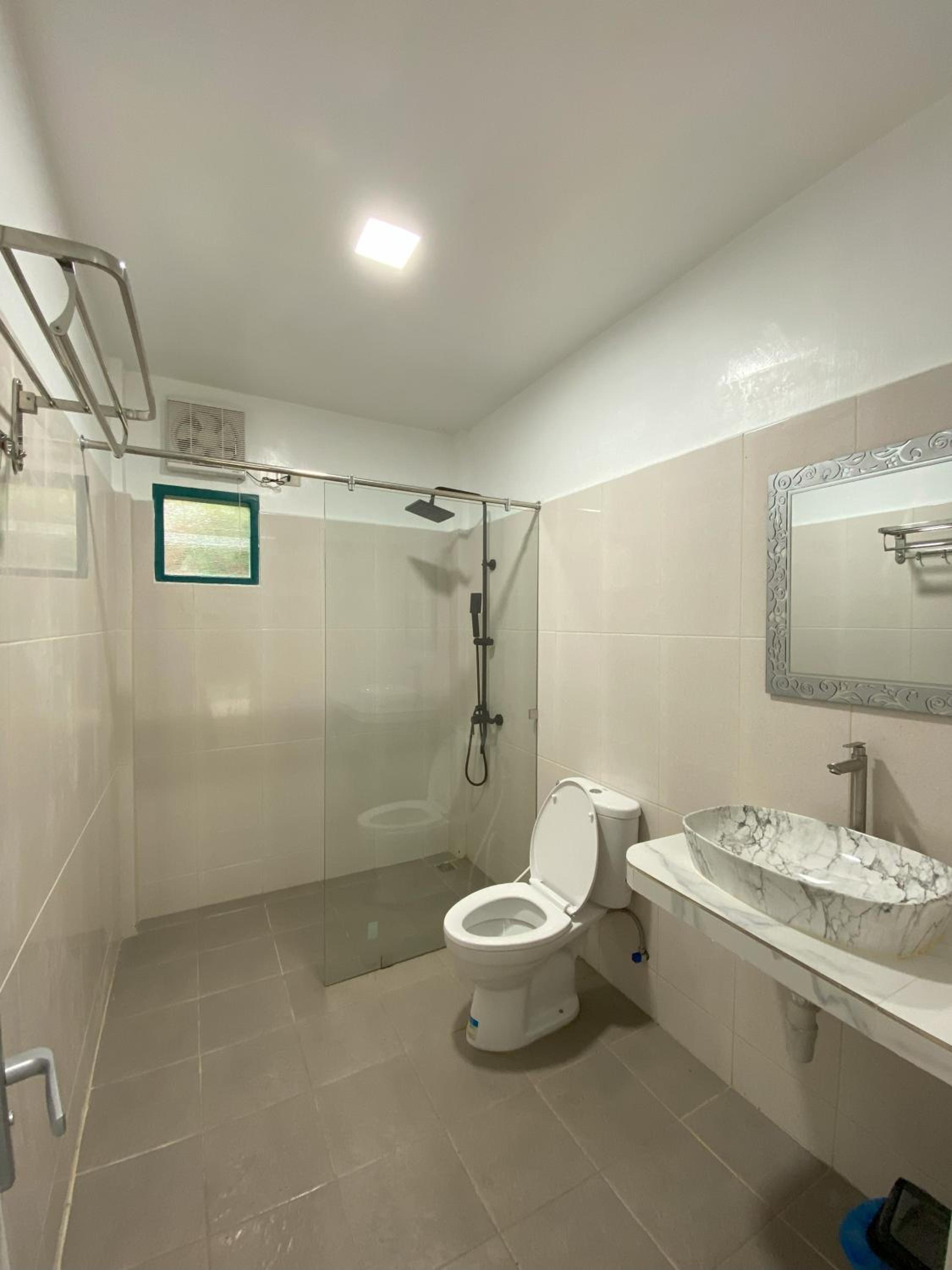 Queen Room with Garden View - Photo 7
