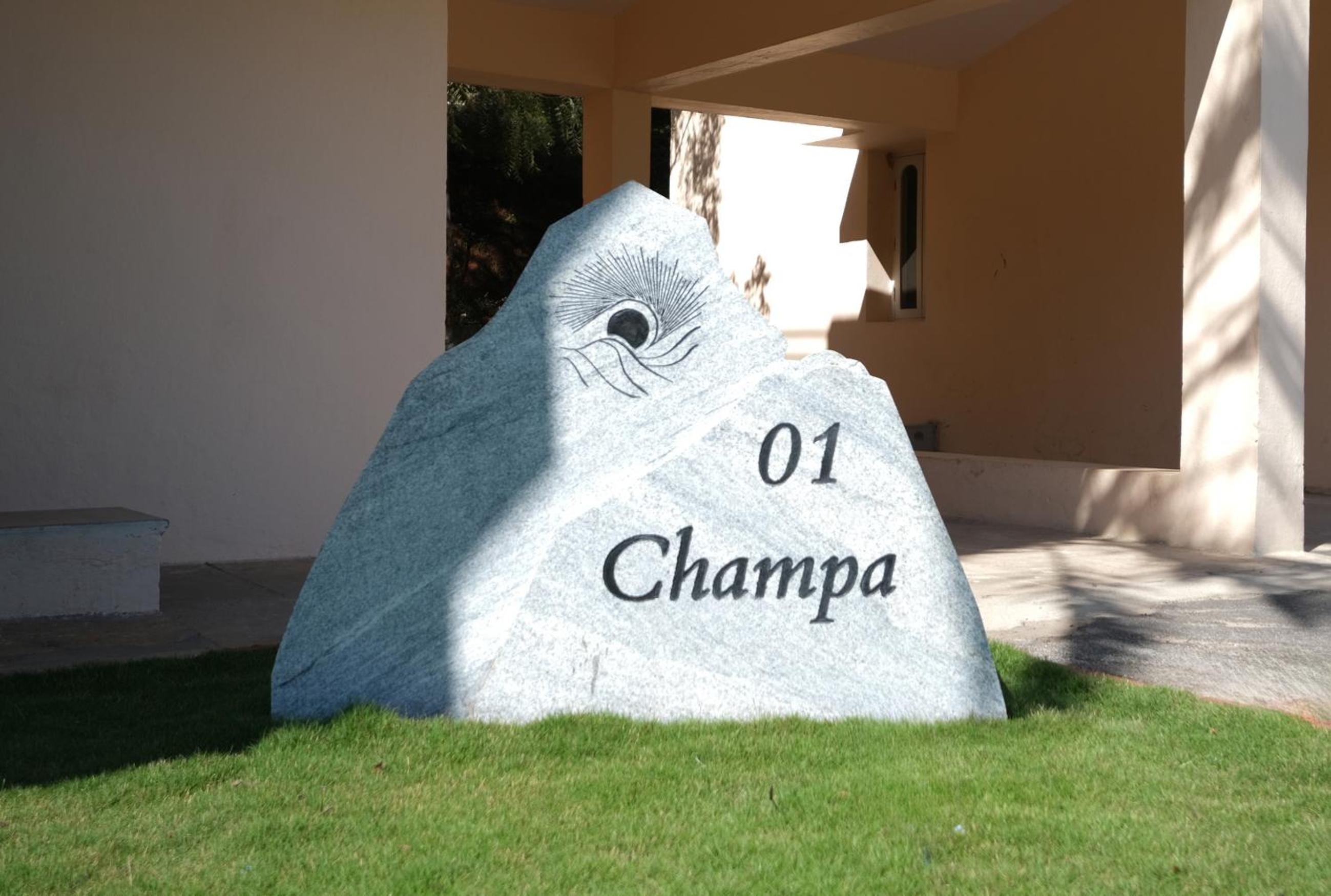 Villa photo 2