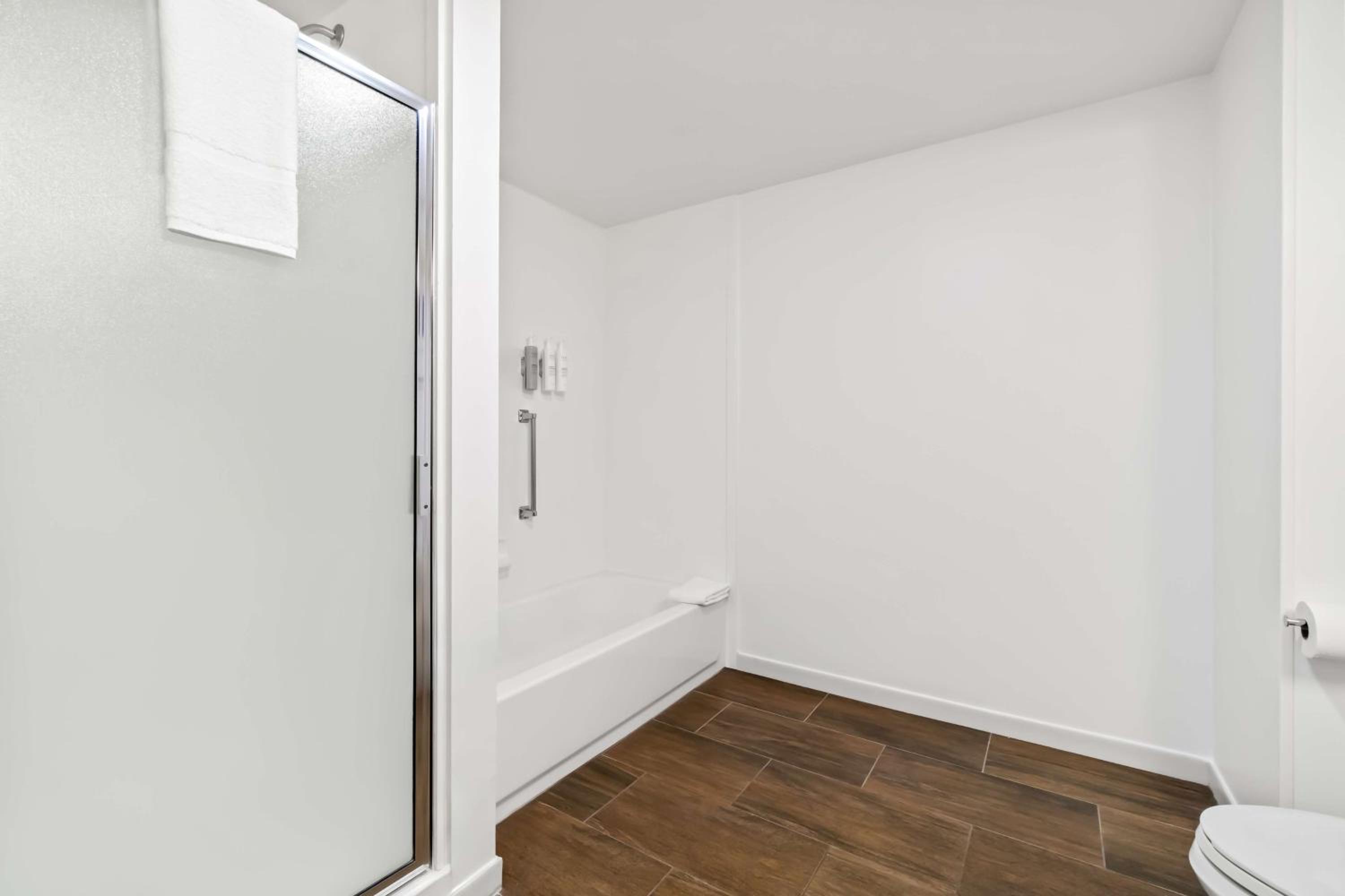 Standard King Room - Photo 1