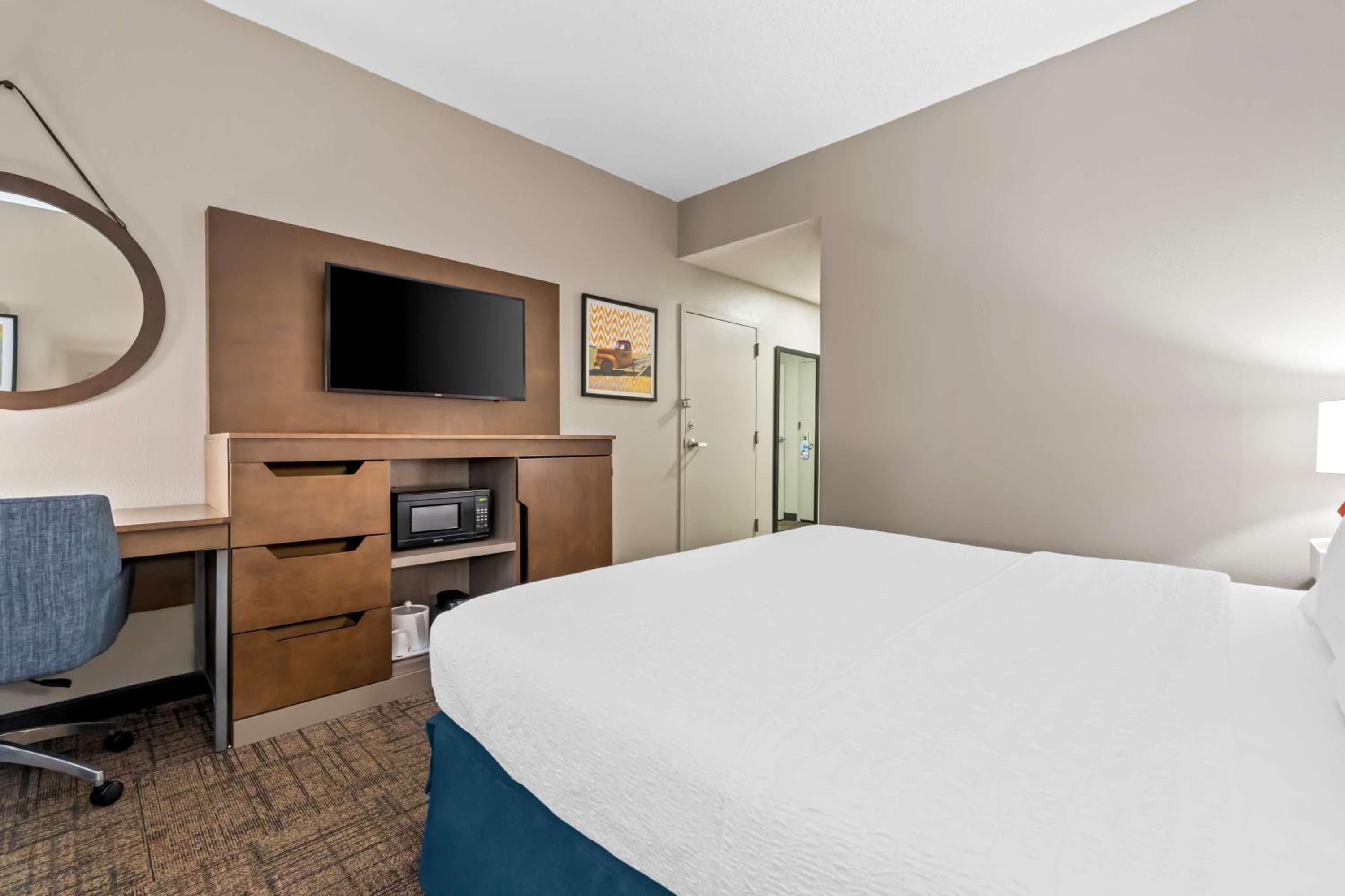 King Room - Mobility Access/Non-Smoking - Photo 1