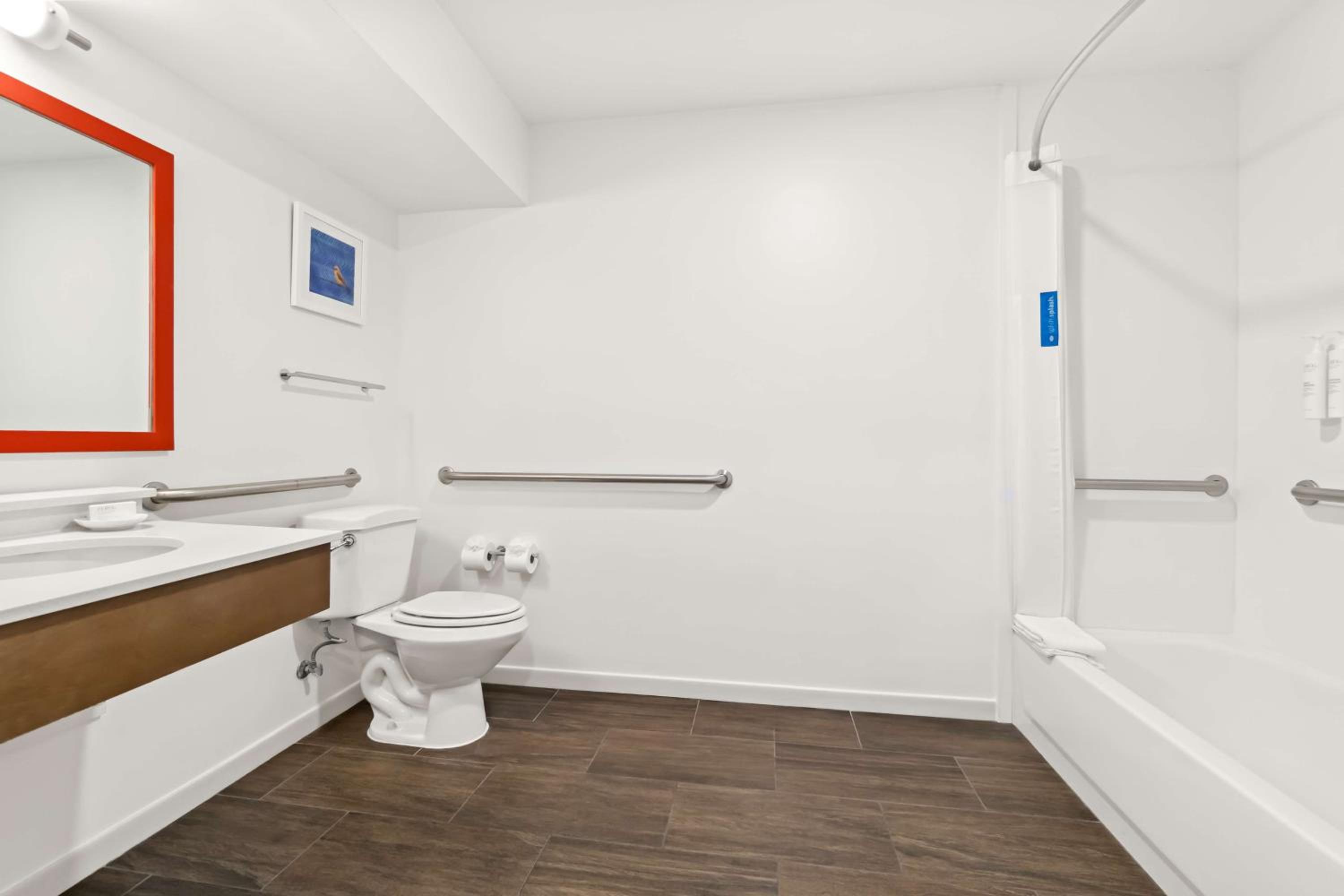 King Room - Mobility Access/Non-Smoking - Photo 3