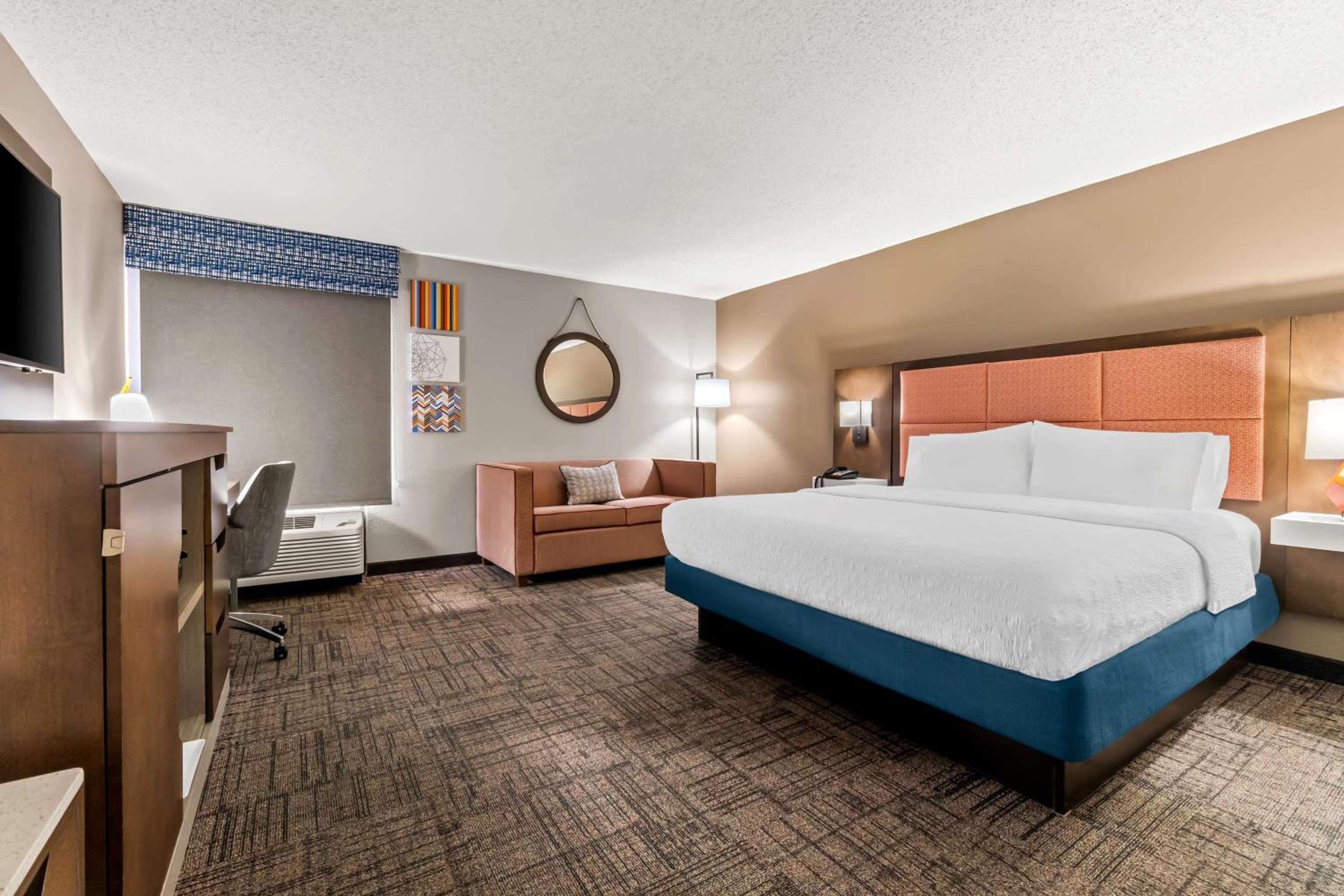 Standard King Room - Photo 3