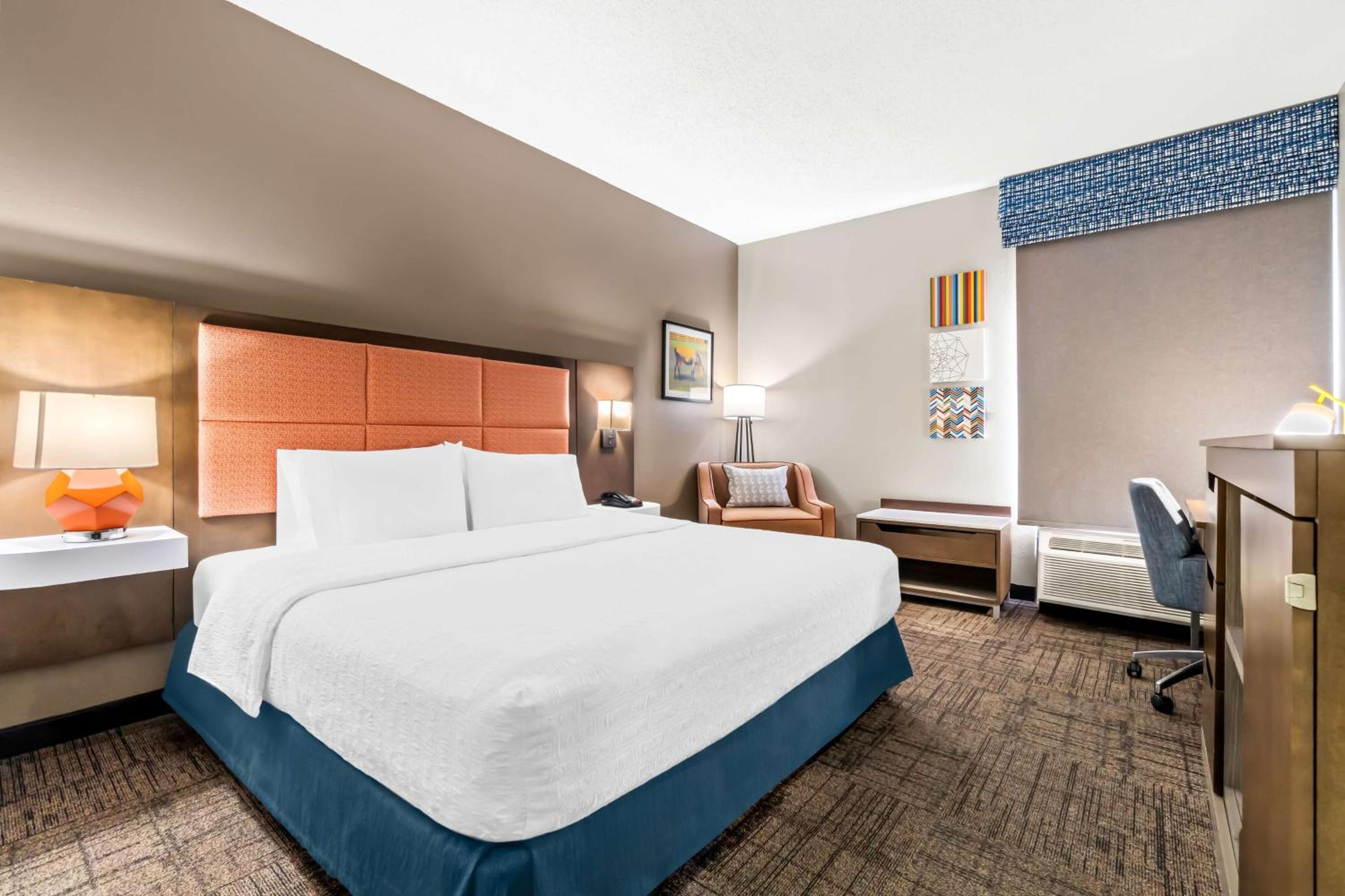 King Room - Mobility Access/Non-Smoking - Photo 4