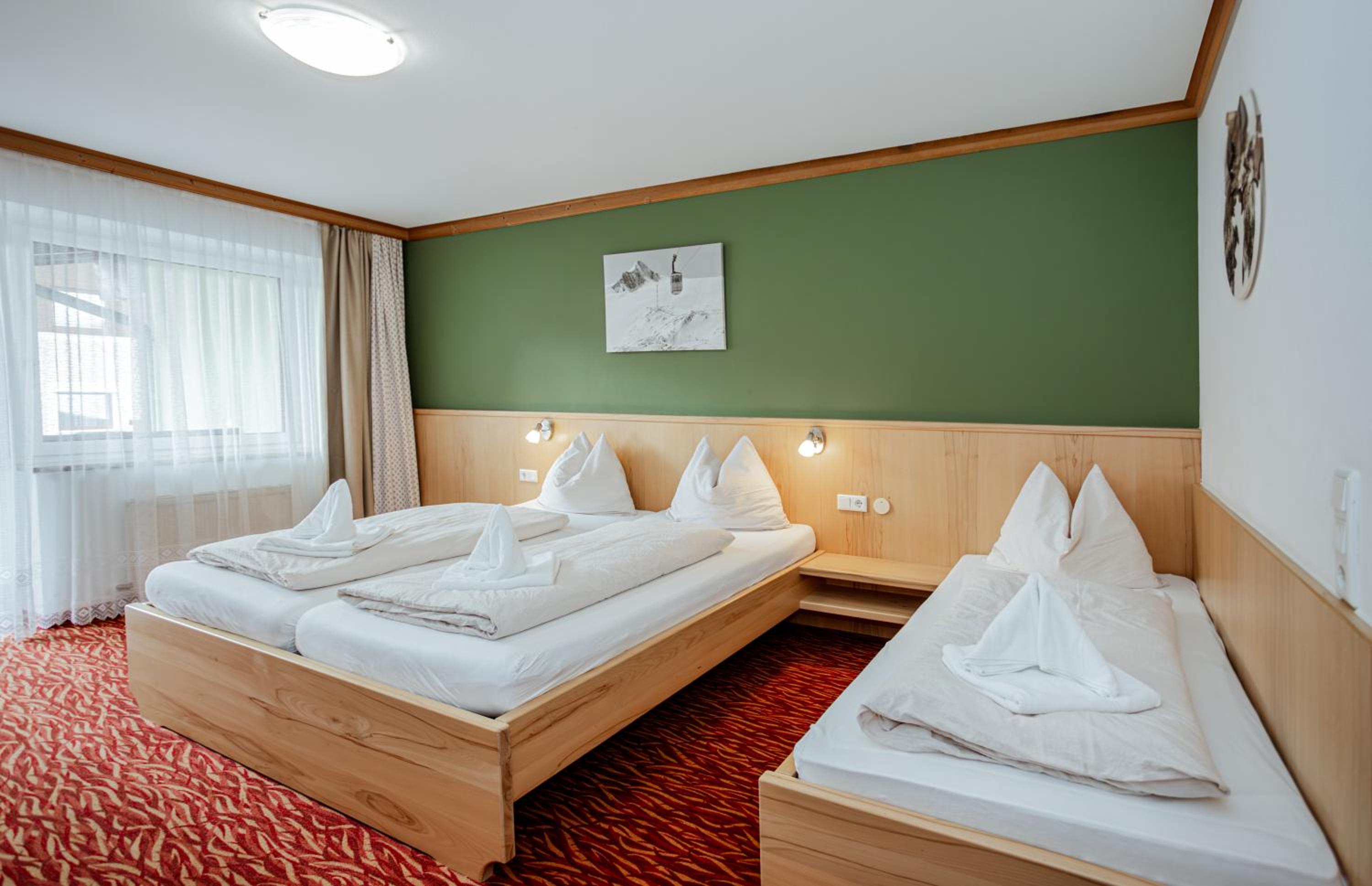Triple Room with Private Bathroom photo 3