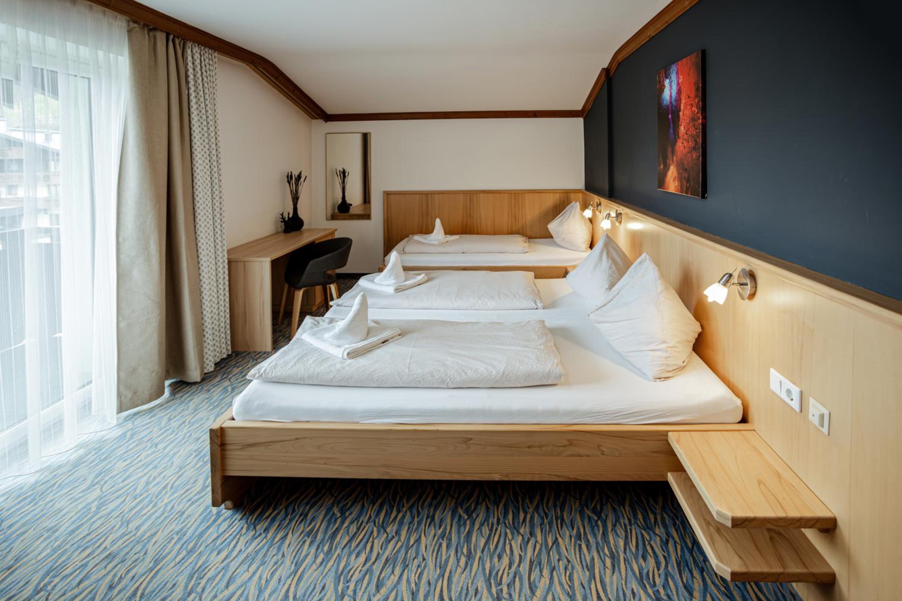 Standard Triple Room photo 2