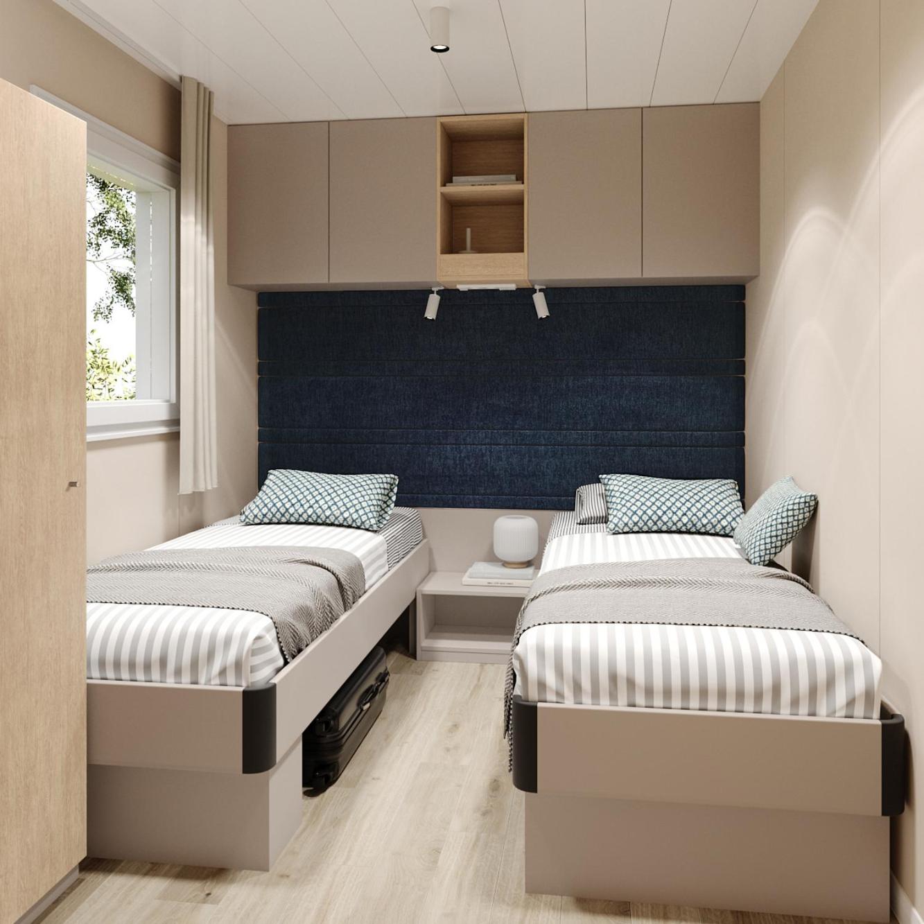 Mobile Home - Photo 2