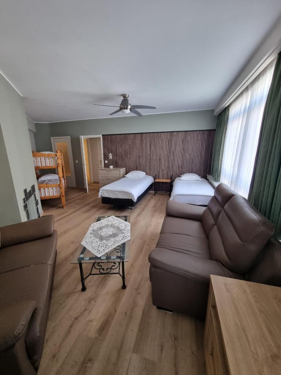 Deluxe Family Suite photo 1