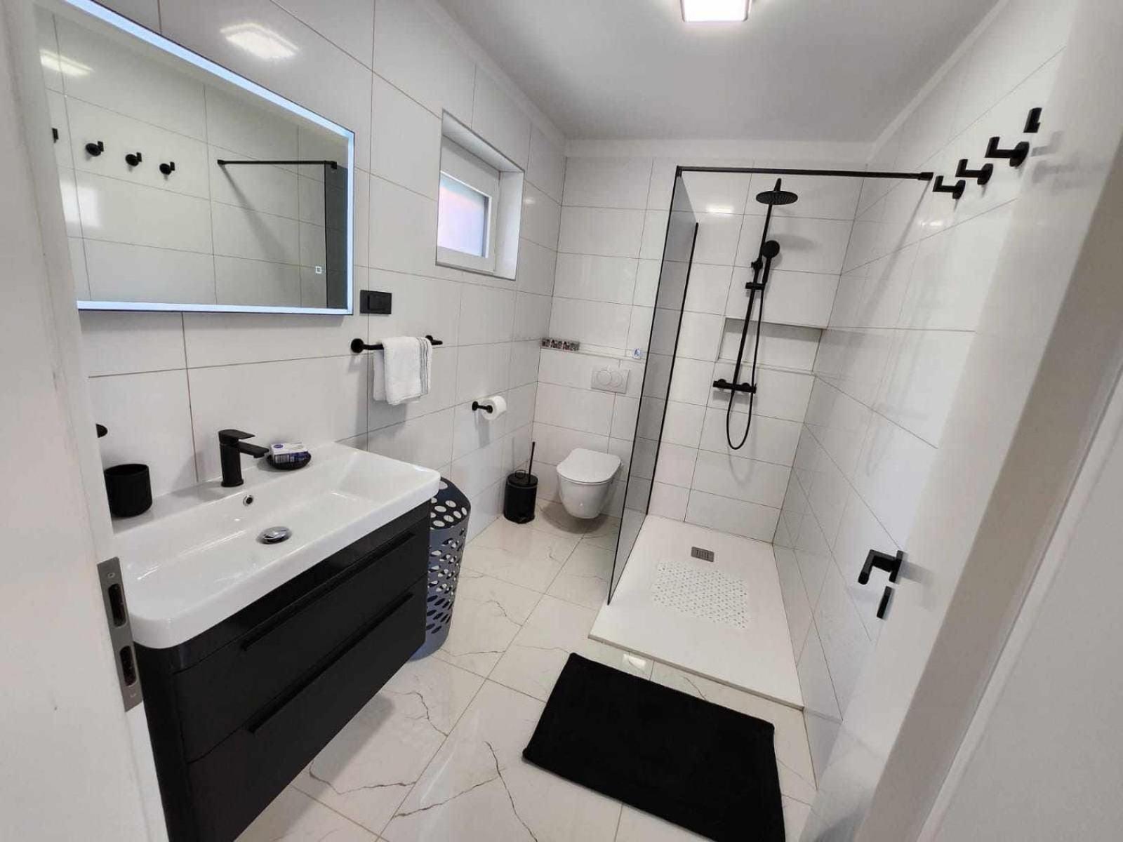 One-Bedroom Deluxe Apartment