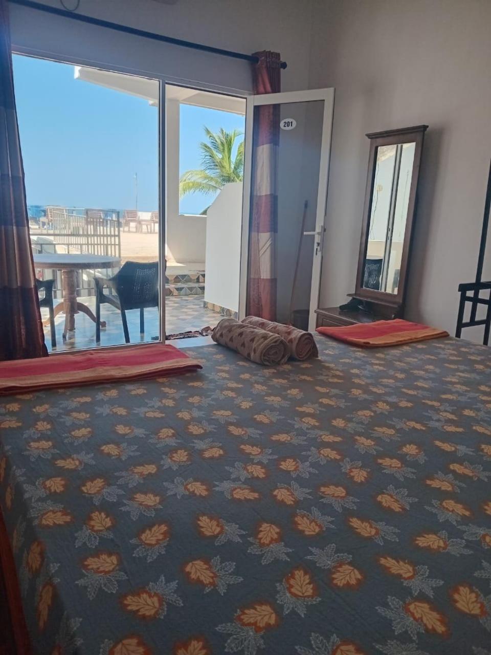 Deluxe Double Room with Sea View - Photo 5