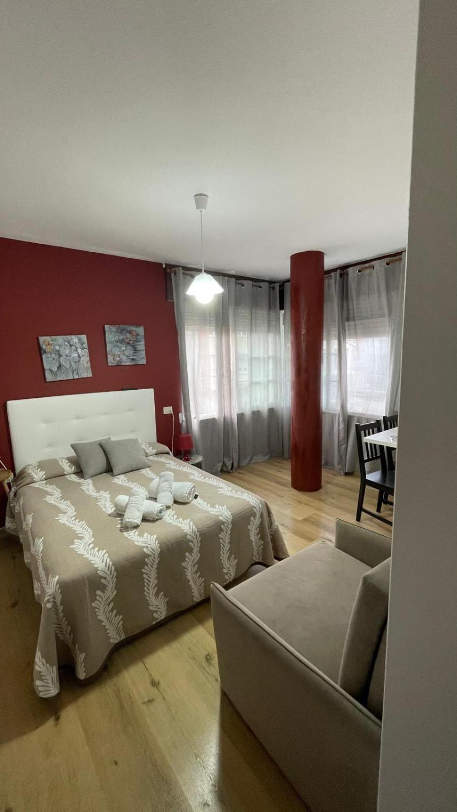 Double or Twin Room - Photo 4